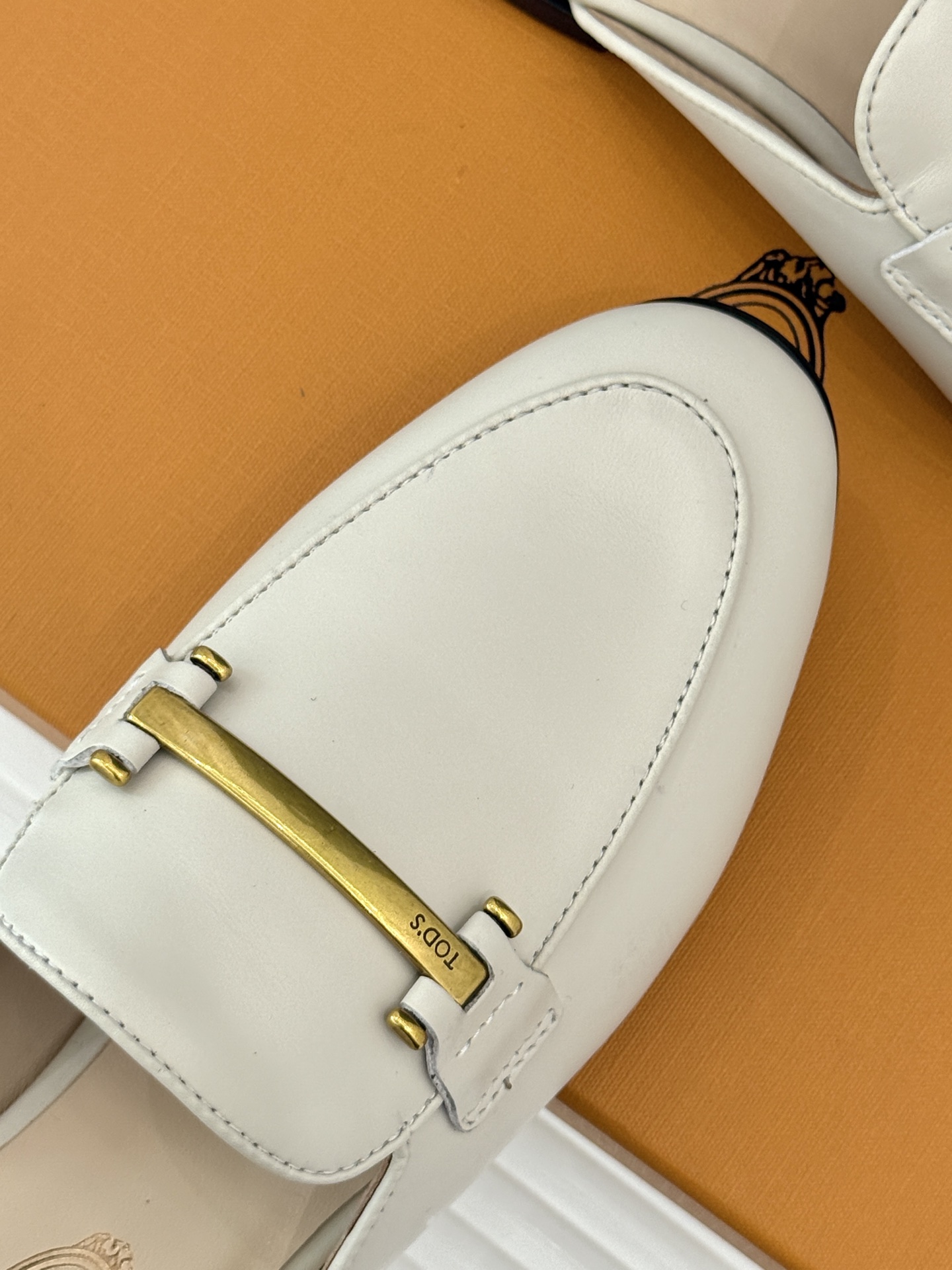 Italian Retro-Loaf Shoes: Calf & Lambskin, $675, Imported Cowhide, Sizes 35-39. - 图片 7