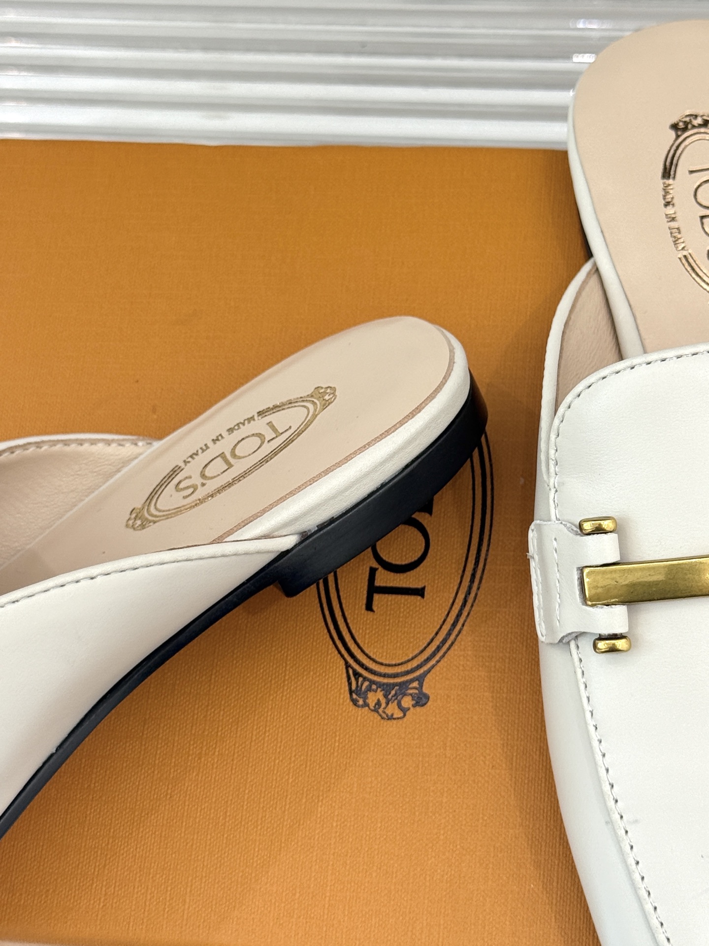 Italian Retro-Loaf Shoes: Calf & Lambskin, $675, Imported Cowhide, Sizes 35-39. - 图片 6