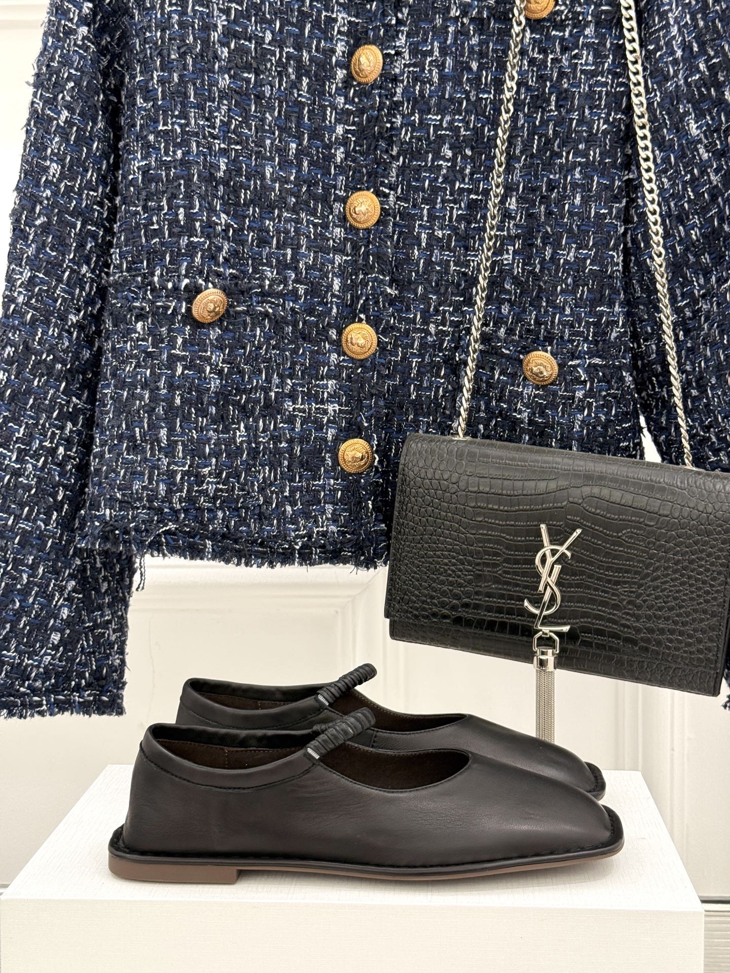 NO:403376,The row25s new product, retro, big-headed Marie Jade shoes, ah!  This is too fairy. It is gentle and soft and white. The one-string design can be adjusted. The feet are soft and light, and there is no sense of restraint. Whether paired with a skirt, the trousers look good, retro, fashionable and elegant!  The upper is made of original custom leather, inner foot pad mixed breed sheepskin imported from Italy size35-39 (40/41/customized), Mary Jane, mary jane, skirts, cowhide, sheepskin19860909The row25s新品 复古 大方头玛丽珍鞋 啊！这也太仙了吧 温温柔柔得又显白 一字带设计可以调节 上脚又软又轻 毫无束缚感 无论搭配裙装 裤装都好看 复古时尚又优雅！ 鞋面采用原版定制皮料 内里垫脚混种羊皮 意大利进口牛皮大底 size35-39（40/41/定制）,玛丽珍,mary jane,skirts,cowhide,sheepskin,Women's Shoes