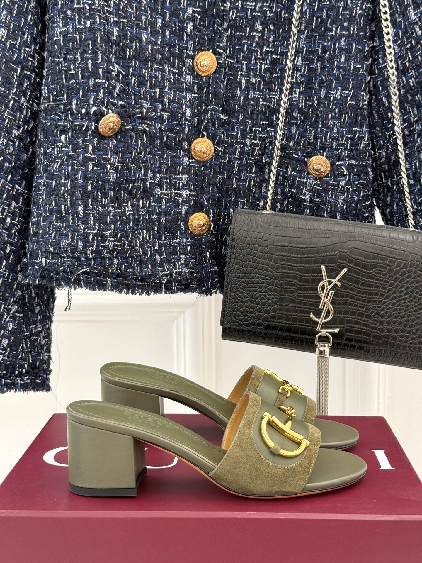 NO:390575,Gucci/Gucci classic presbyterian horse buckles, thick heel slippers, the most worth buying item in summer, sandals with high-end aura, casual and easy-going with skirts and trousers, daily vacations are essential!  The upper is made of original custom material, imported lambskin in the inner foot pad, imported cowhide, outsole from Italy, Size35-39 (customized by 40/41/42), high heels, gucci, gucci, sandals, high heels, slippers, slippers, cowhide, sheepskin19860909Gucci/古驰经典老花马衔扣 粗跟拖鞋 夏天最值得入手的单品 自带高级气场的凉鞋 搭配裙装裤装率性洒脱 日常度假都是必不可少！ 鞋面采用原版定制材质 内里垫脚进口小羊皮 意大利进口牛皮大底 Size35-39（40/41/42定制）,高跟鞋拖鞋,gucci,gucci,sandals,high heels,slippers,skirts,cowhide,sheepskin,Women's Shoes