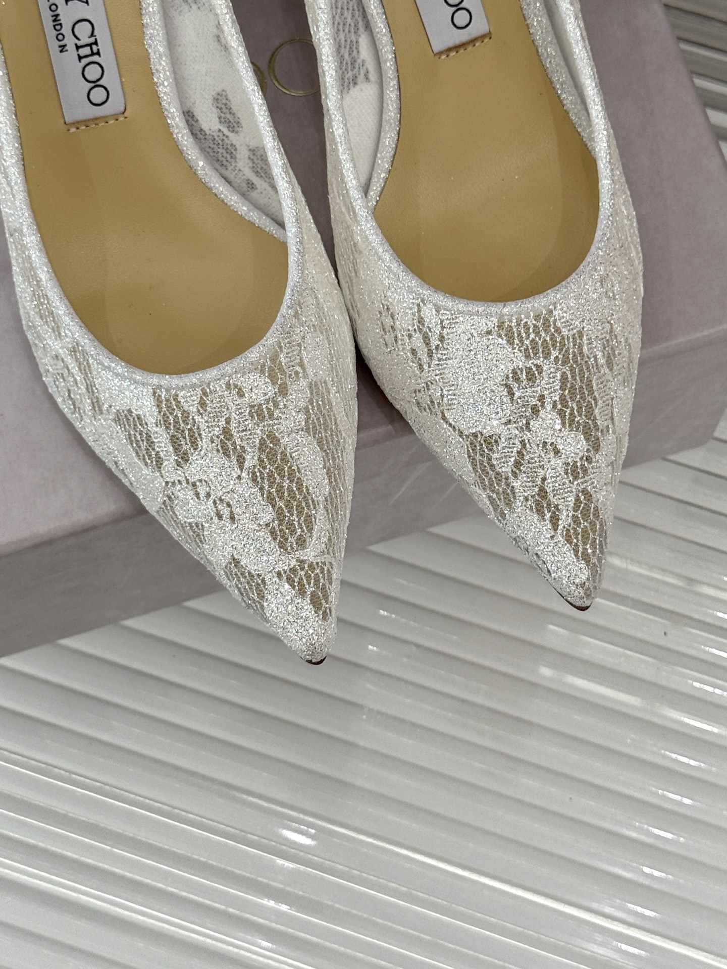 
Jimmy Choo｜吉米周经典春夏爆款蕾丝高跟鞋

________________________