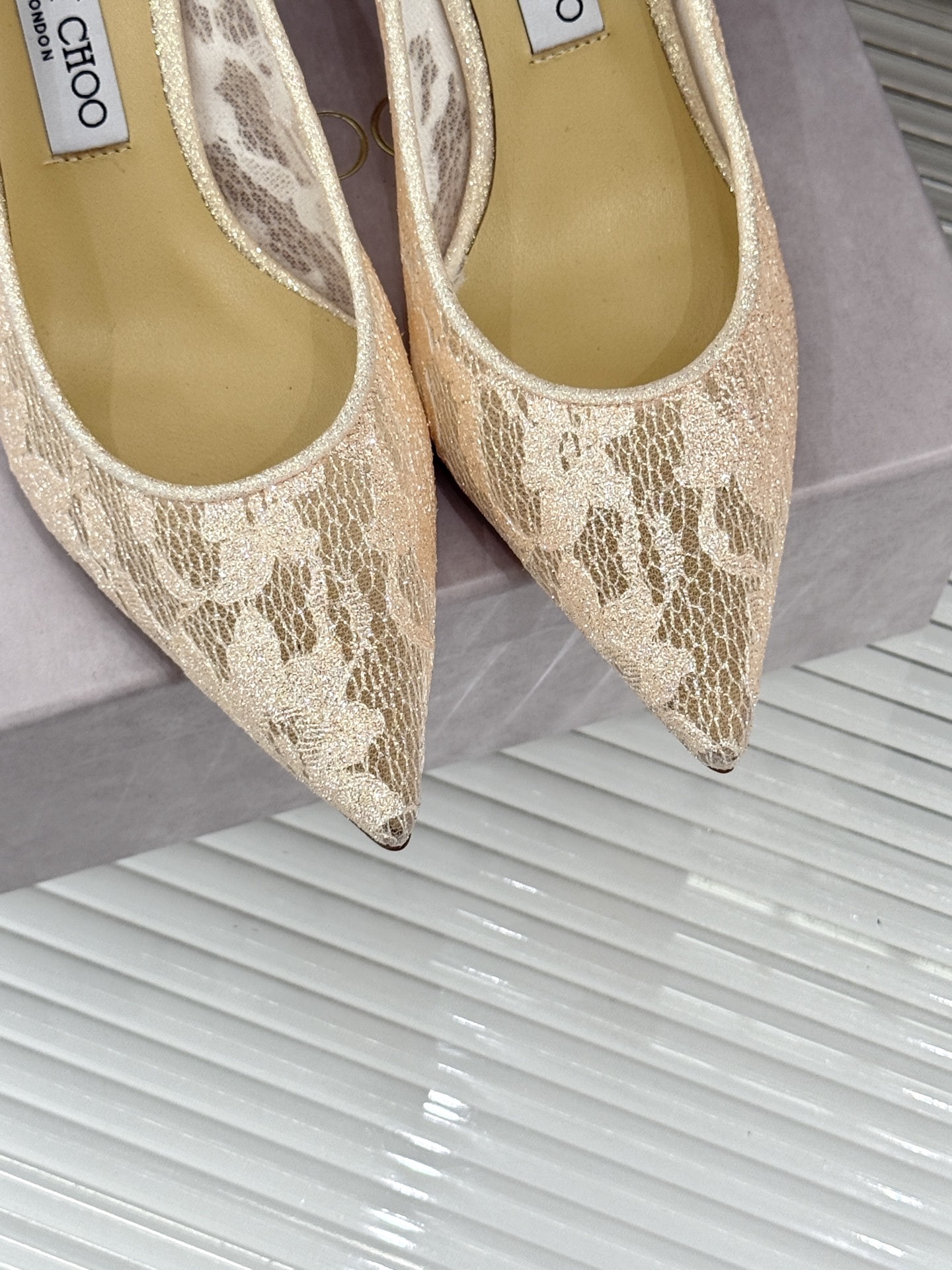Jimmy Choo|吉米周经典春夏爆款蕾丝高跟鞋
________________________