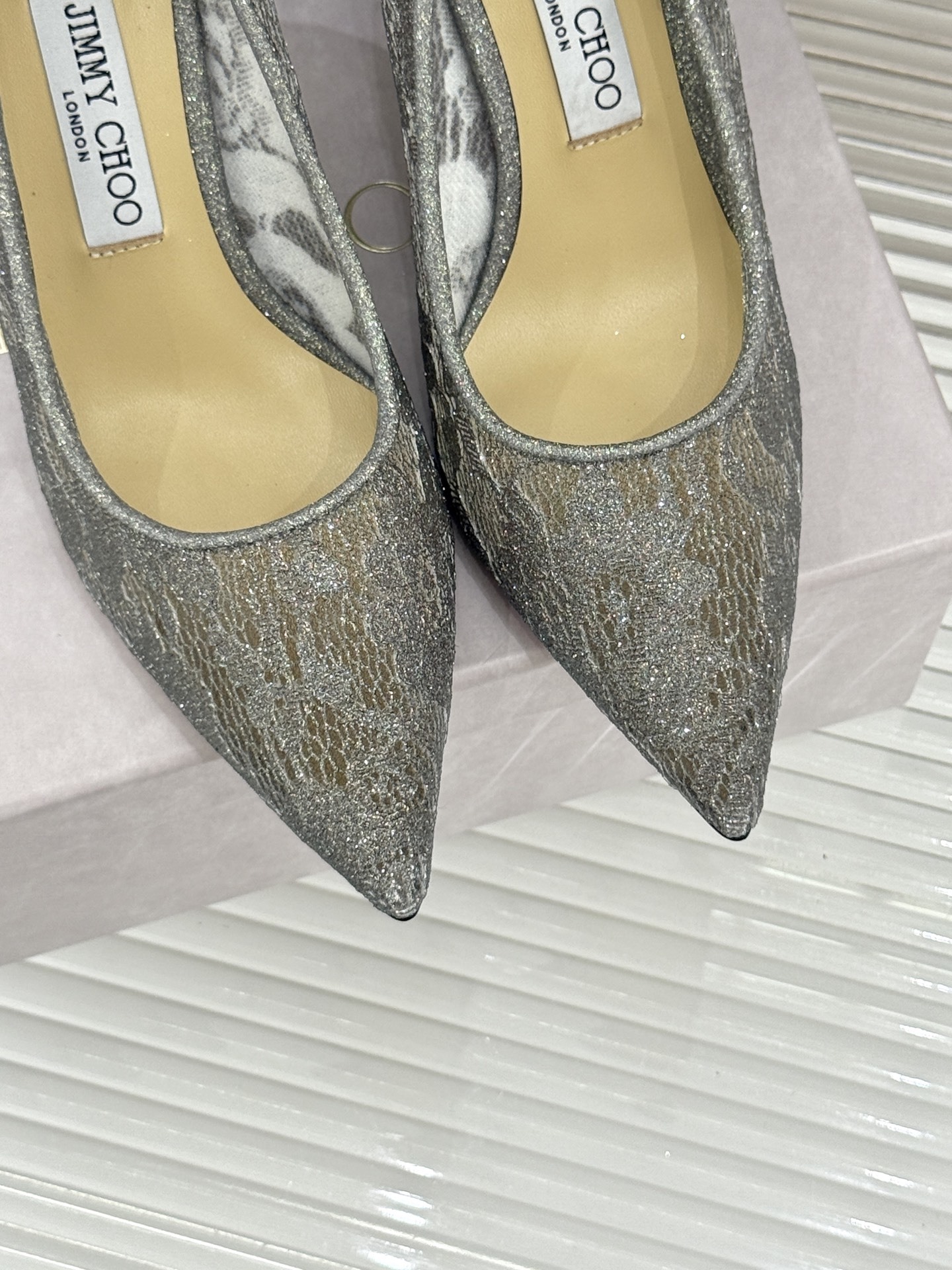 Jimmy Choo|吉米周经典春夏爆款蕾丝高跟鞋
________________________