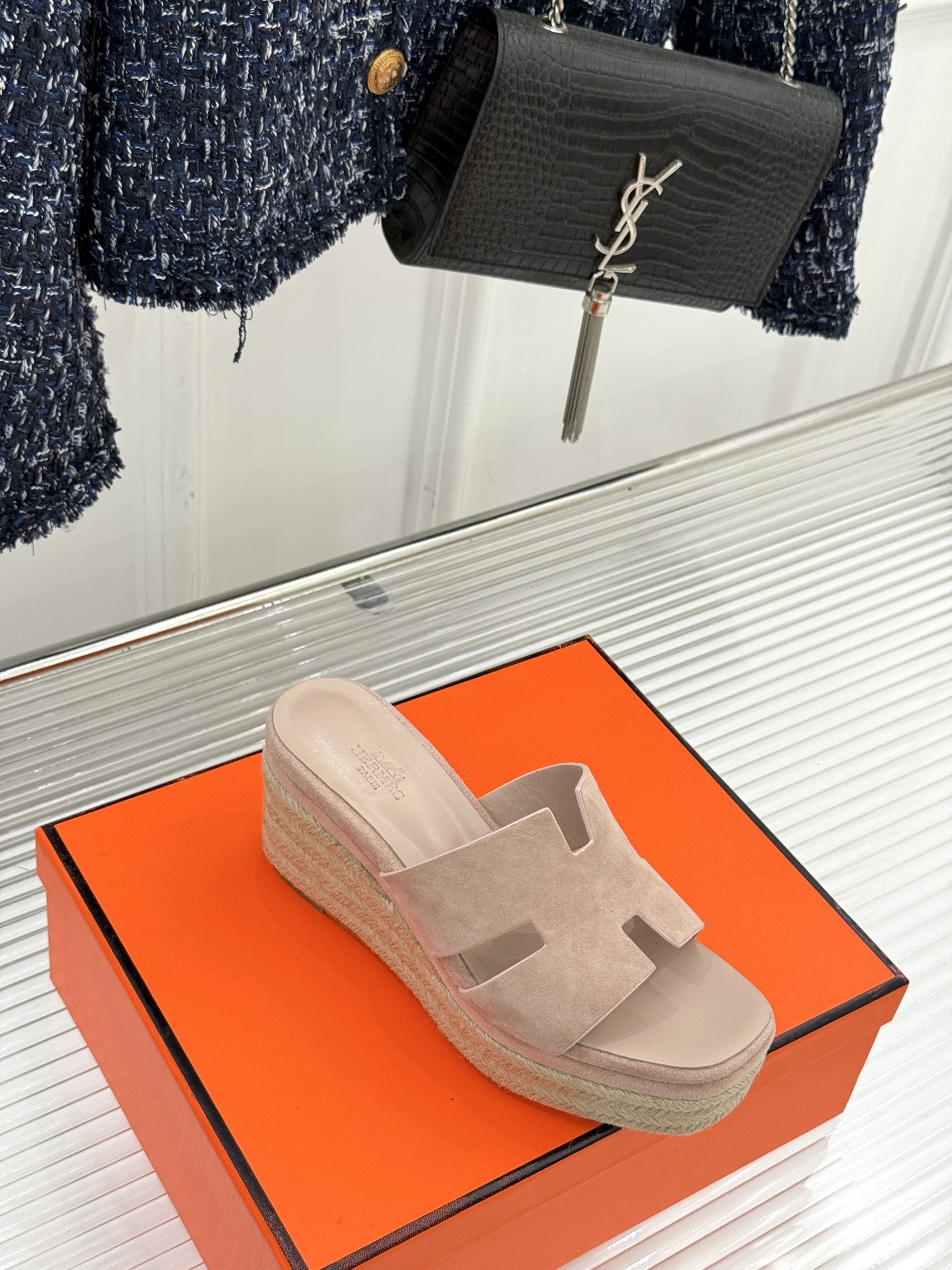 Hermès/爱马仕经典防水台H厚底麻绳底拖鞋极约复古的设计 浓厚的异域风情时髦感十足、随便上脚都很有腔