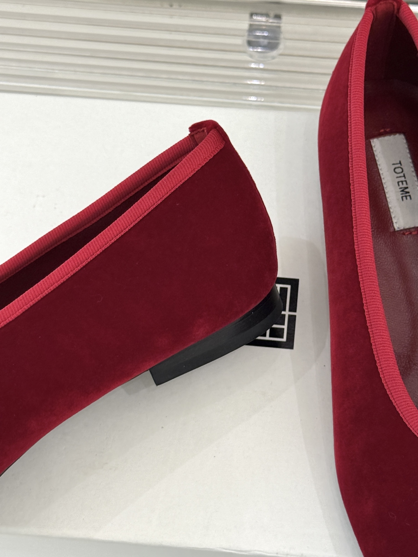 Stylish Retrospect Sole Shoes: Toteme 25ss New Collection Summary - 图片 6