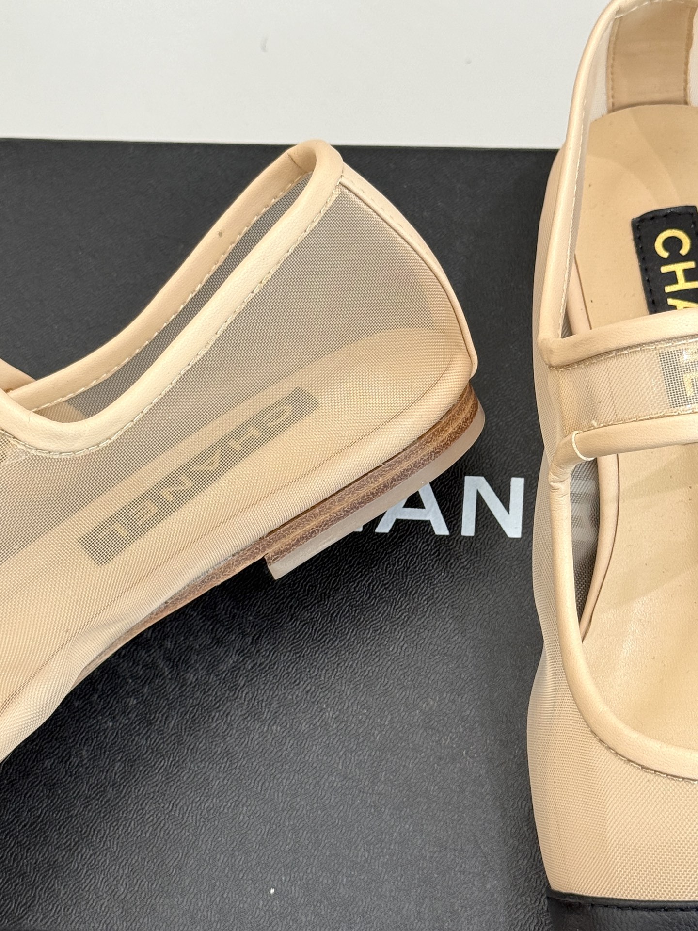 CHANE*｜小香经典春夏新品
网纱玛丽珍鞋
这一季的春款真的太爱了！
网面若隐若现 性感又不失甜美~ 