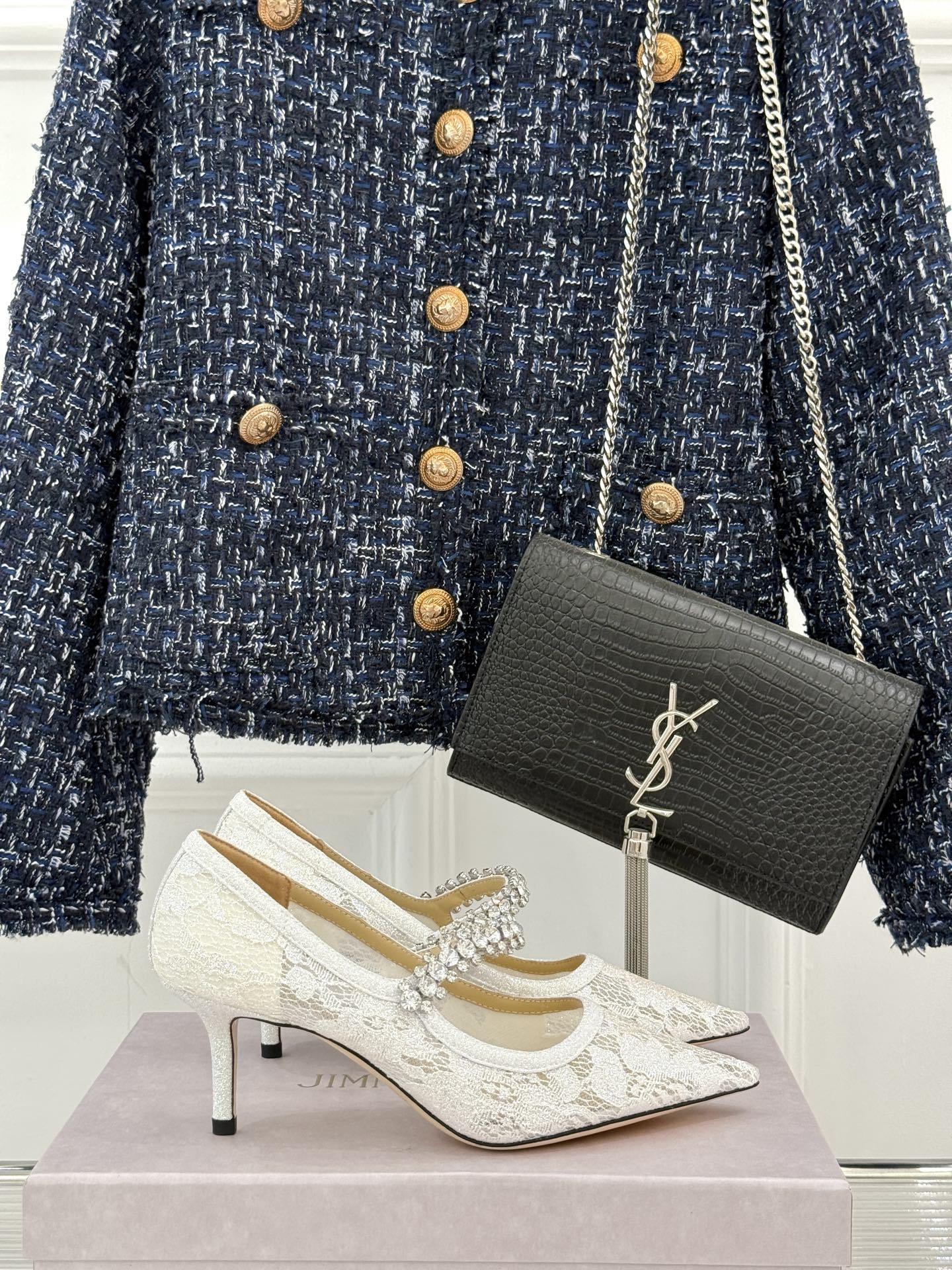Jimmy Choo|吉米周经典春夏爆款蕾丝
水钻链条高跟鞋
-超级仙的一款啊!美得让人窒息!
蕾丝给