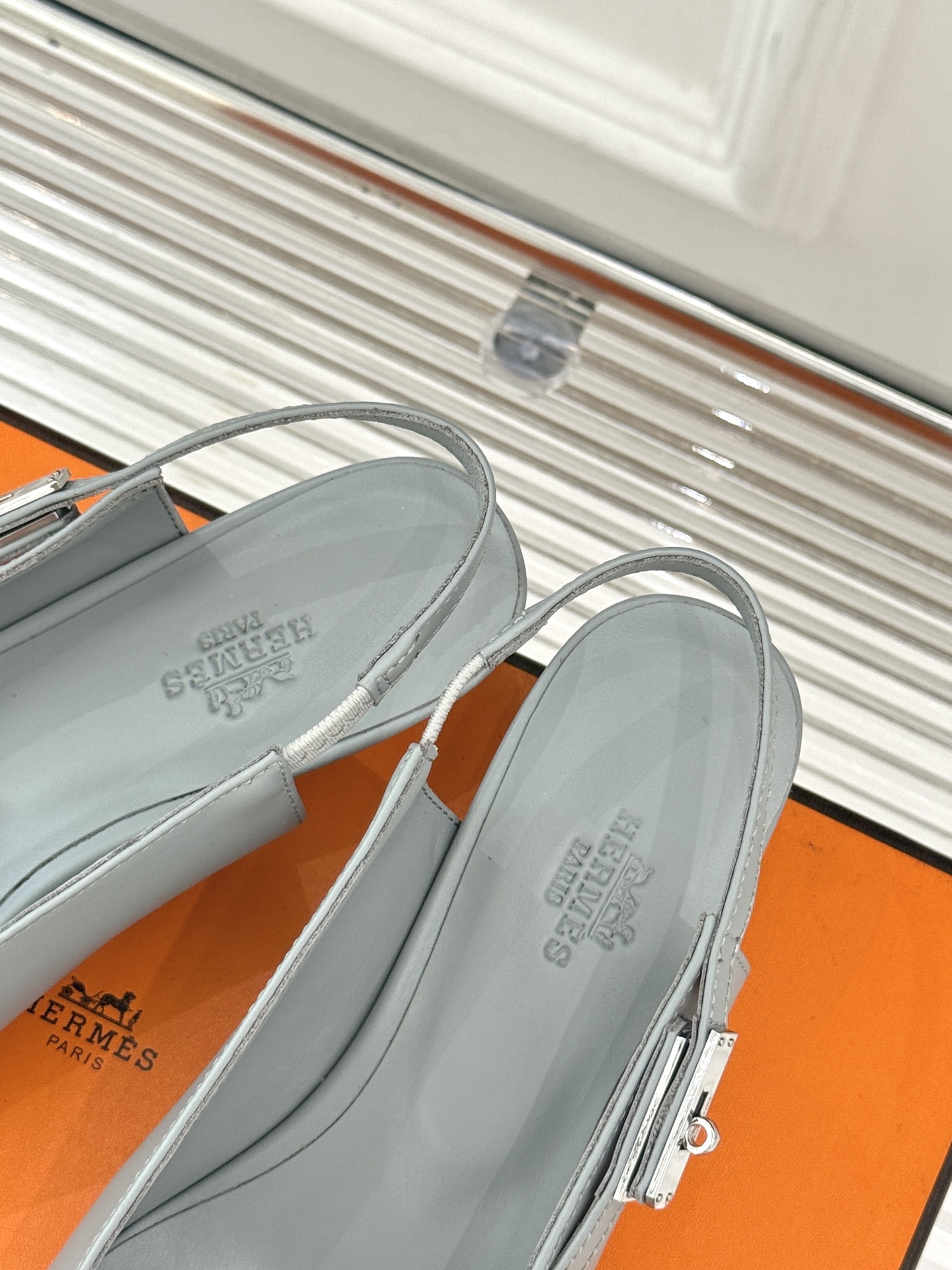 Hermès Kelly Buckle Slingback Kitten Heel Sandals - Luxurious & Chic 9 i1750694337093 4617 0 7