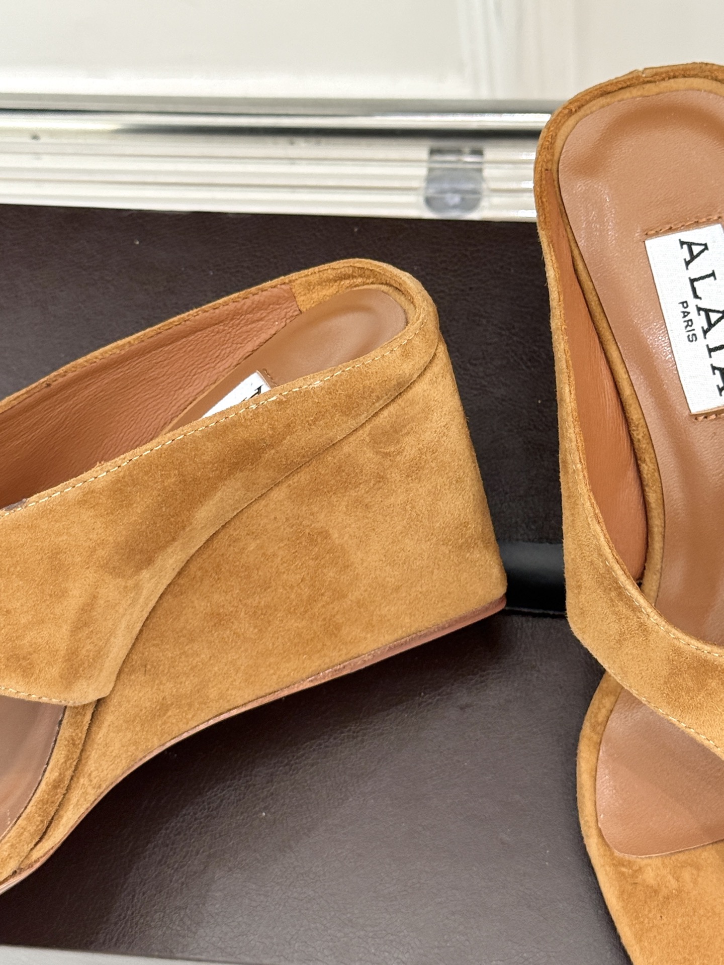 Alaia Women's Leather Wedge Thong Sandals - Stylish Summer Footwear 7 i1750773374870 9379 0 5
