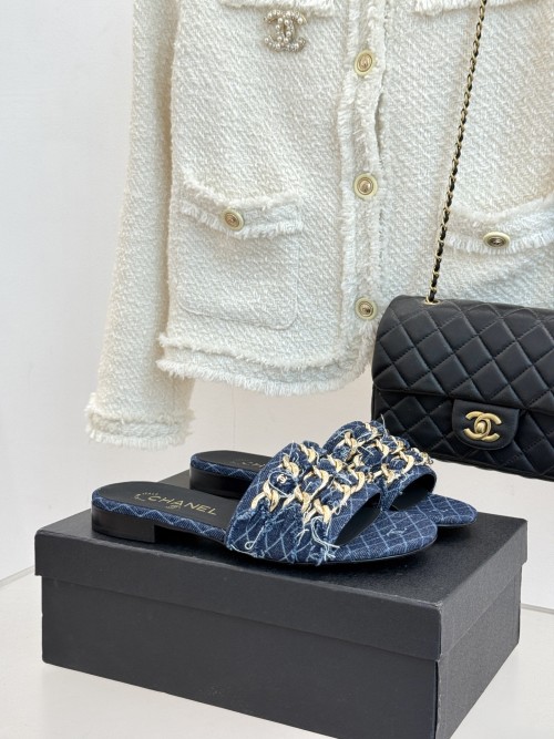 Chanel 25K Spring/Summer Chain Sandals - Luxurious Comfort and Style 1 Chanel 25K Spring/Summer Chain Sandals - Luxurious Comfort and Style