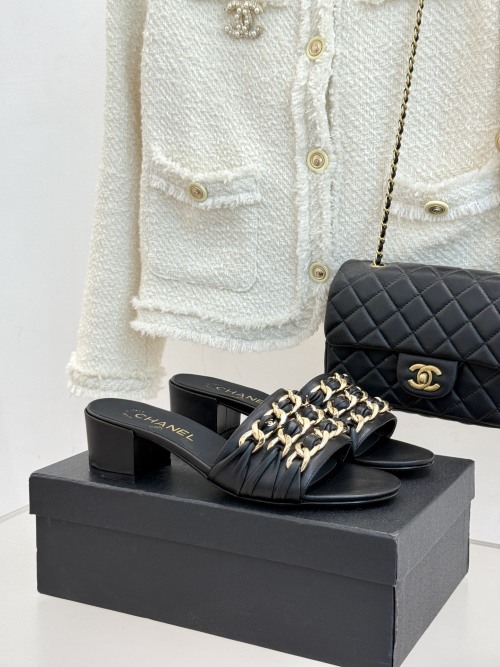 Chanel 25K Spring/Summer Chain Detail Leather Heeled Sandals Slides 1 Chanel 25K Spring/Summer Chain Detail Leather Heeled Sandals Slides