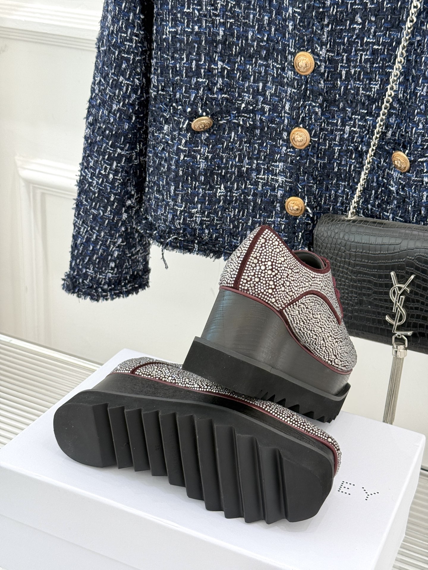 
全新升级Stella McCartney
经典实木星星松糕鞋
众明星各大网红纷纷上脚
颜值真的没话说！