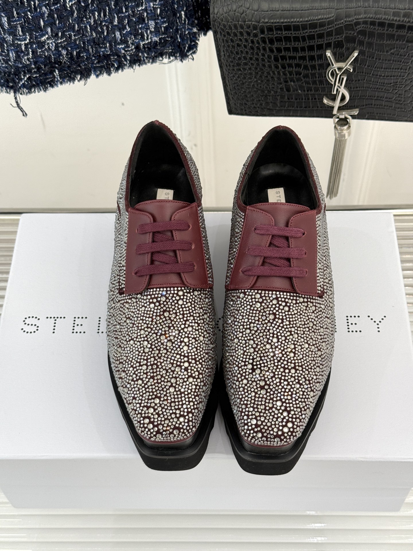 
全新升级Stella McCartney
经典实木星星松糕鞋
众明星各大网红纷纷上脚
颜值真的没话说！