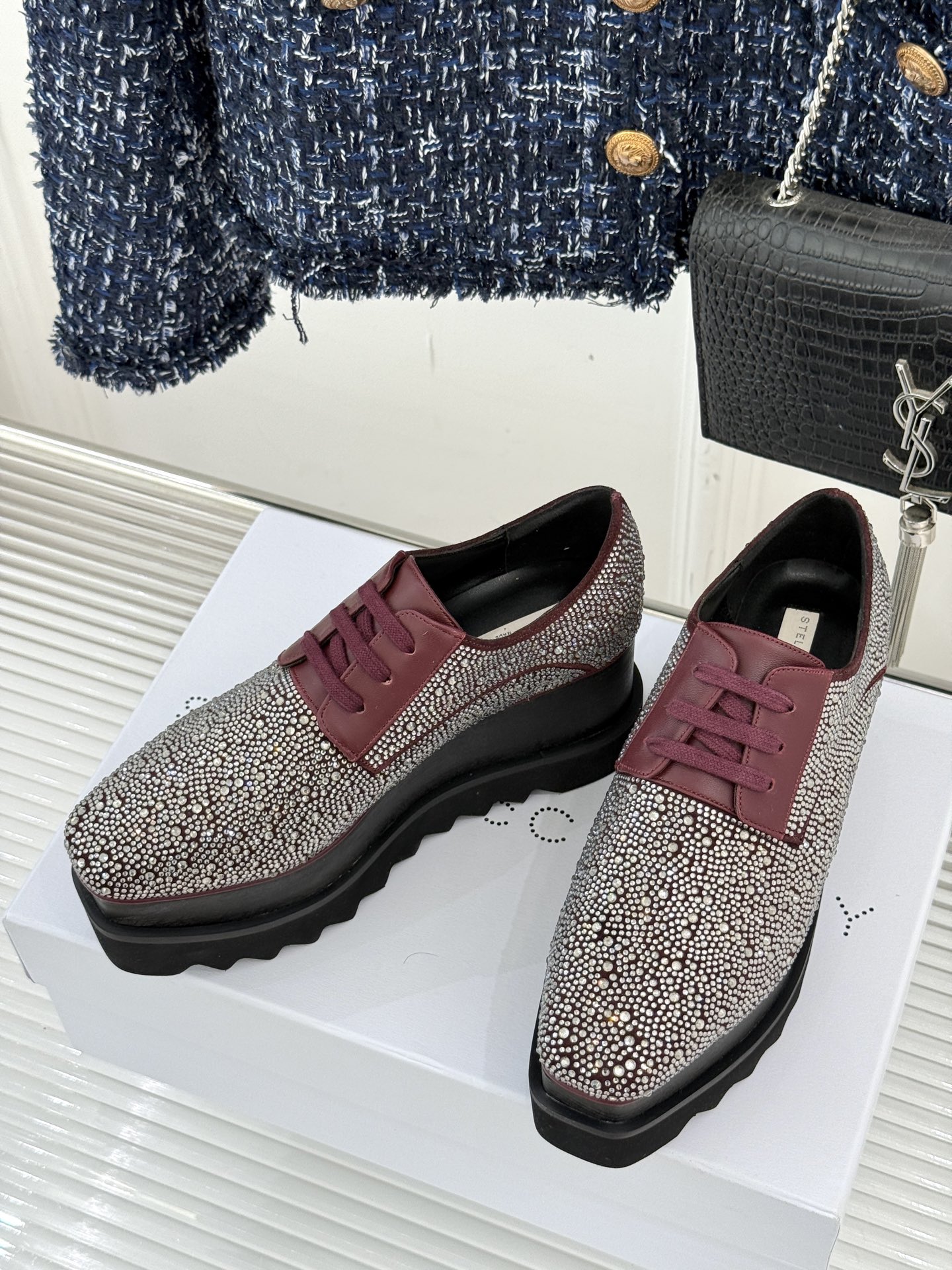
全新升级Stella McCartney
经典实木星星松糕鞋
众明星各大网红纷纷上脚
颜值真的没话说！