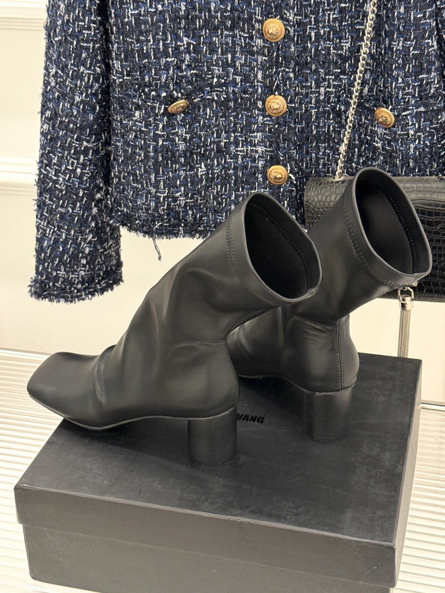 Uma WANG25WF Sheepskin Boots: Innovative Design for Unique Fashion Statement - 图片 6
