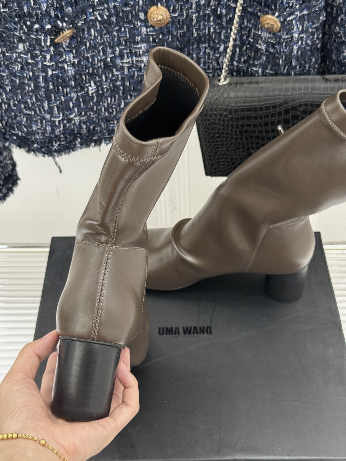 Uma WANG25WF Winter Boots: Innovative Design with Sheep Skin, Custom Fabric, and Unique Style. - 图片 8