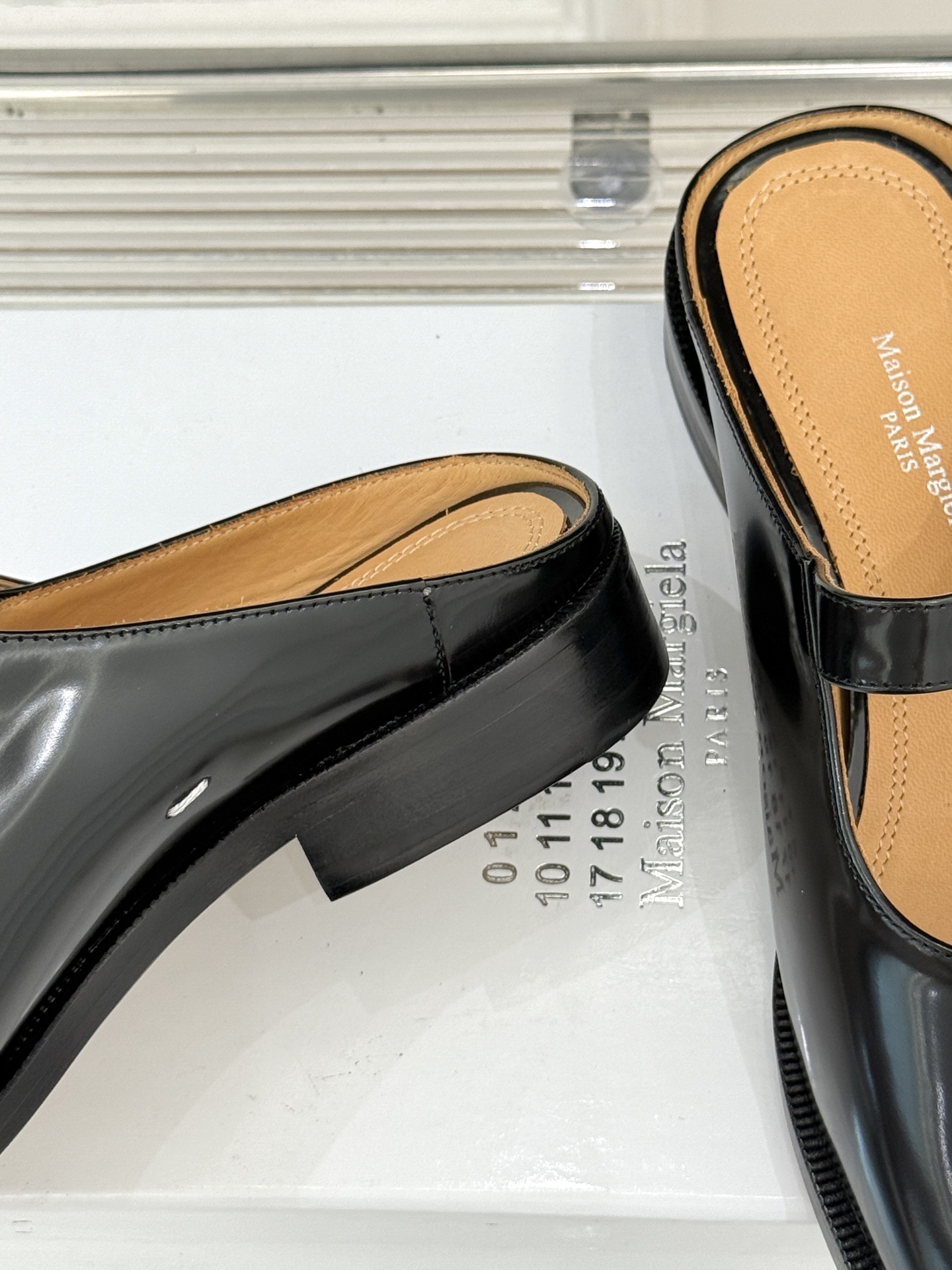 Maison Margiela Mary Jane Shoes: Fashionable Comfort with Classic Tabi Toe Design – Review & Sizing Details - 图片 6