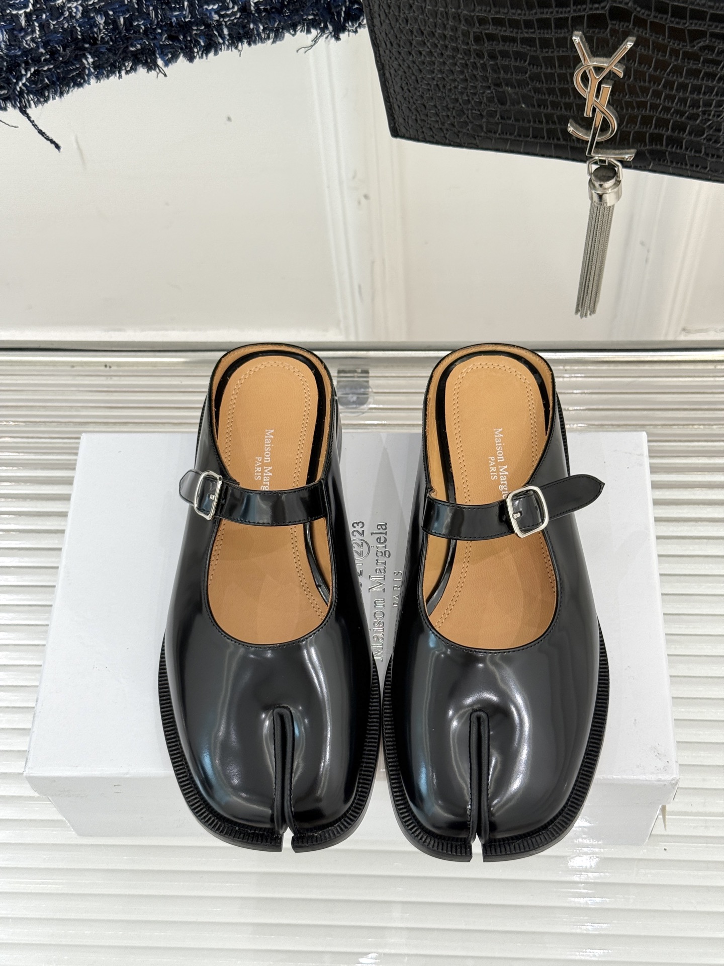 Maison Margiela Mary Jane Shoes: Fashionable Comfort with Classic Tabi Toe Design – Review & Sizing Details - 图片 4