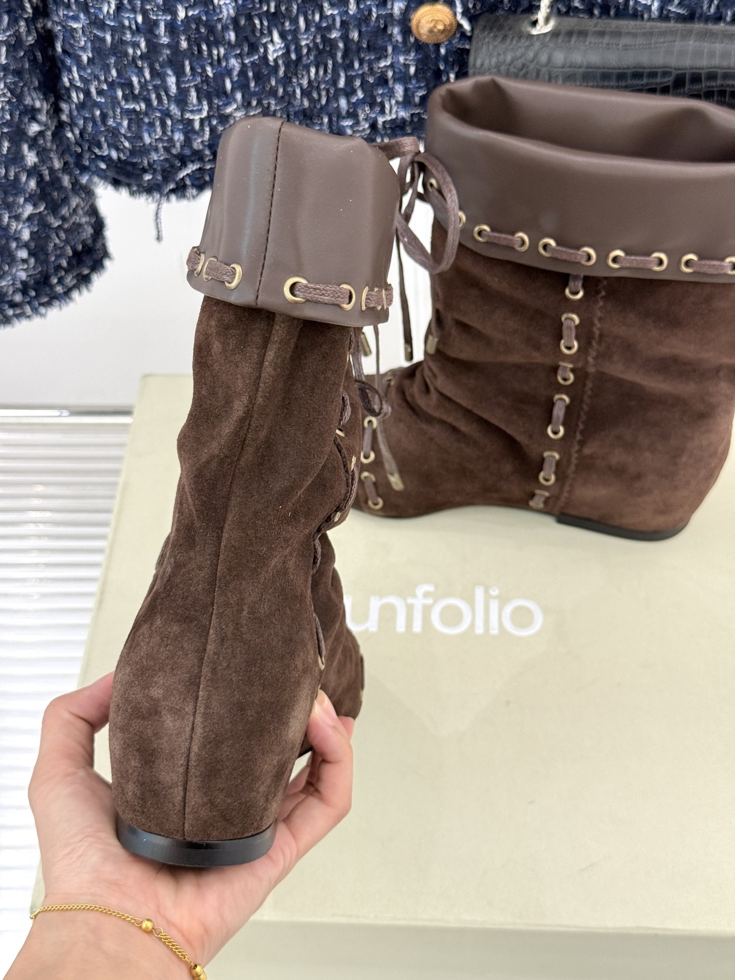 ISABEL MARANT/伊莎贝尔25AW 秋冬新品
复古尖头靴子系列
它将复古元素与现代设计完美融合