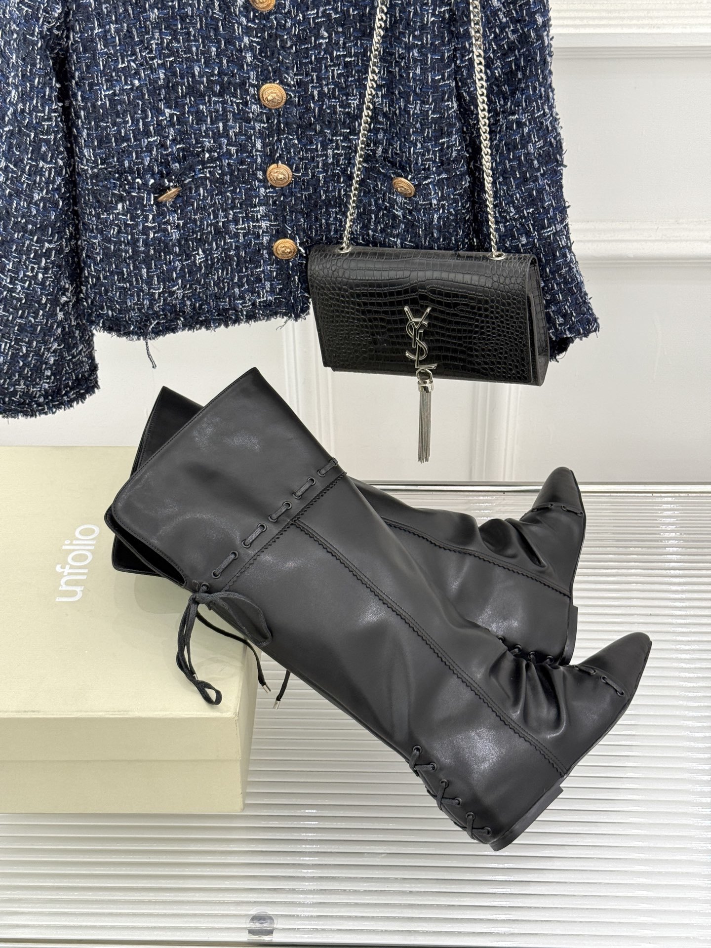 ISABEL MARANT/伊莎贝尔25AW 秋冬新品
复古尖头靴子系列
它将复古元素与现代设计完美融合