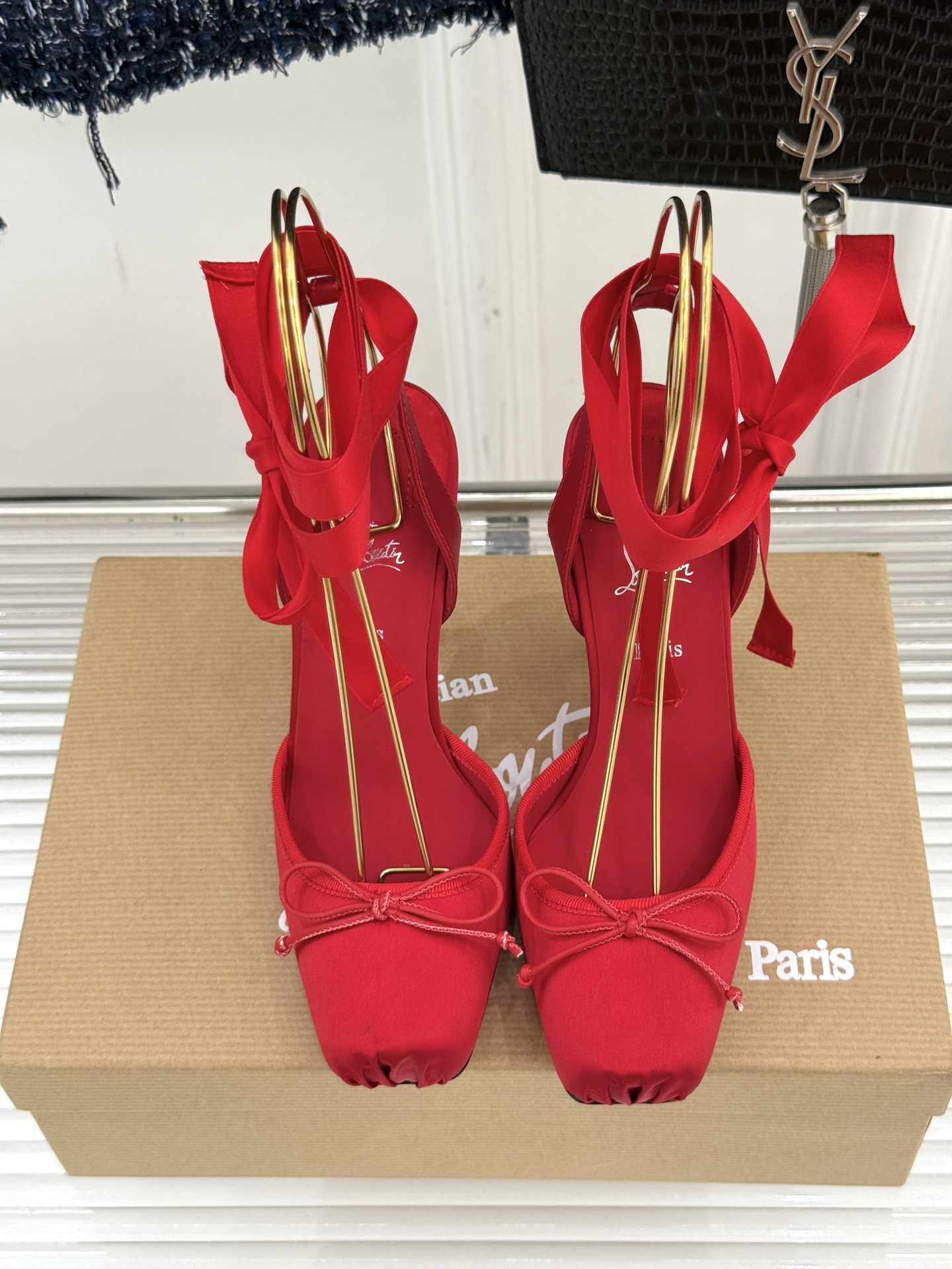 ChristinLouboutin/CL25WF新品猪鼻子蝴蝶结高跟凉鞋在时尚的舞台上CL始终是璀璨的明