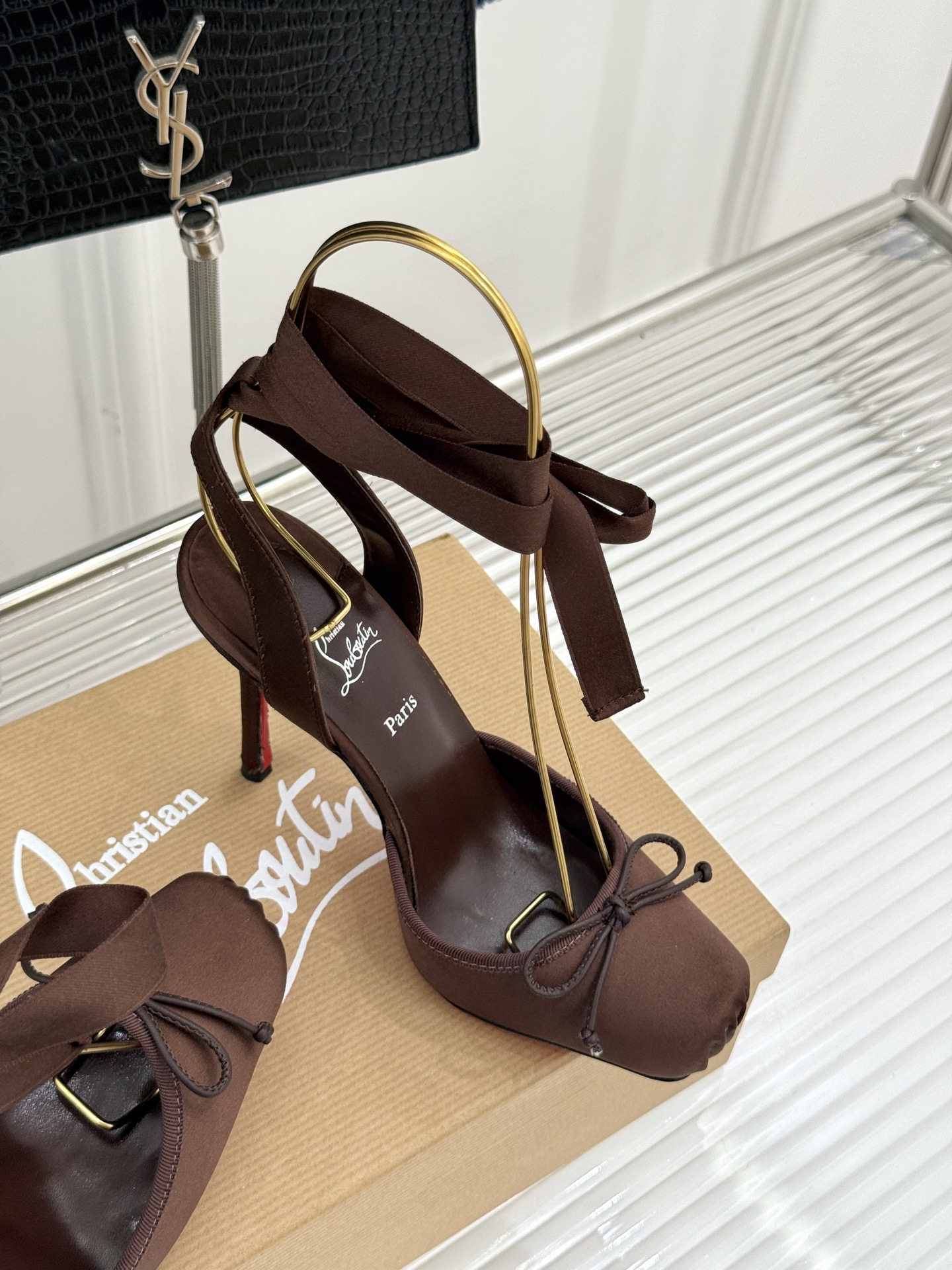 ChristinLouboutin/CL25WF新品猪鼻子蝴蝶结高跟凉鞋在时尚的舞台上CL始终是璀璨的明