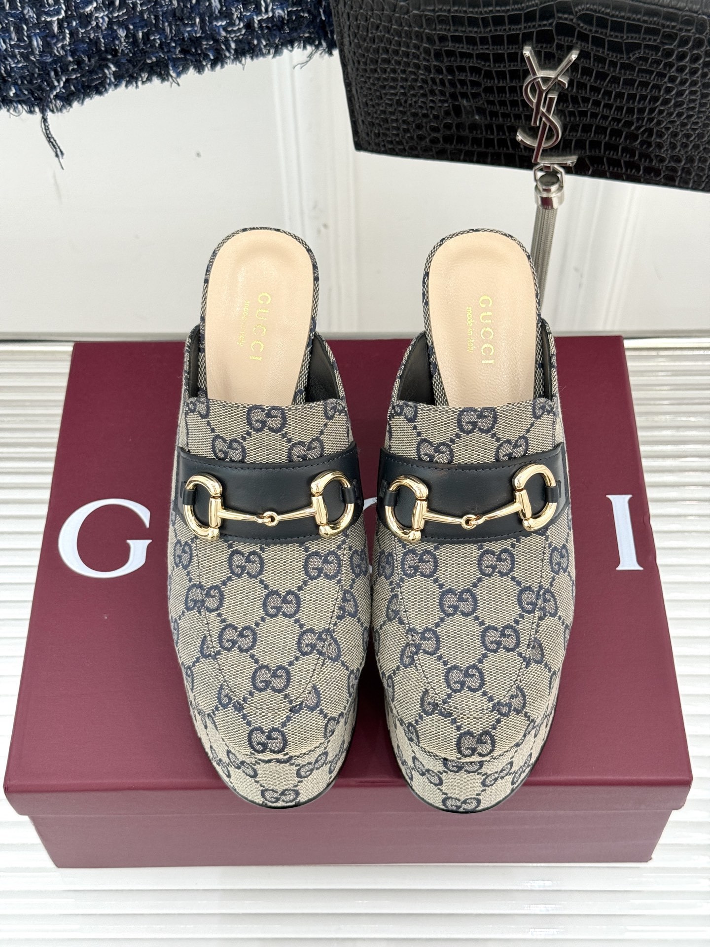 Gucci/古驰25WF新品防水台马衔扣高跟拖鞋承袭品牌马术本源的传奇印记标志性马衔扣以浅金色调闪耀鞋面
