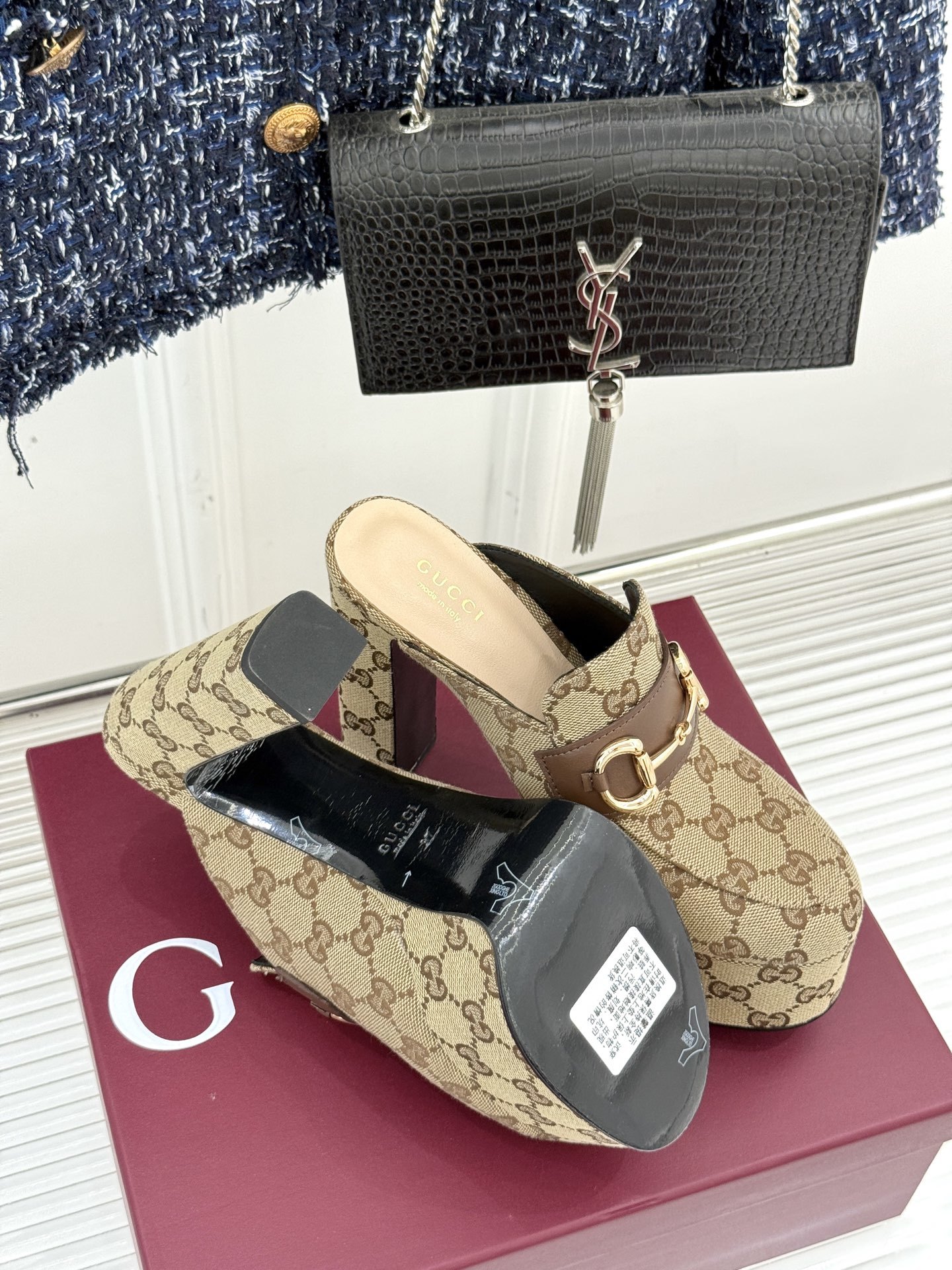Gucci/古驰25WF新品防水台马衔扣高跟拖鞋承袭品牌马术本源的传奇印记标志性马衔扣以浅金色调闪耀鞋面