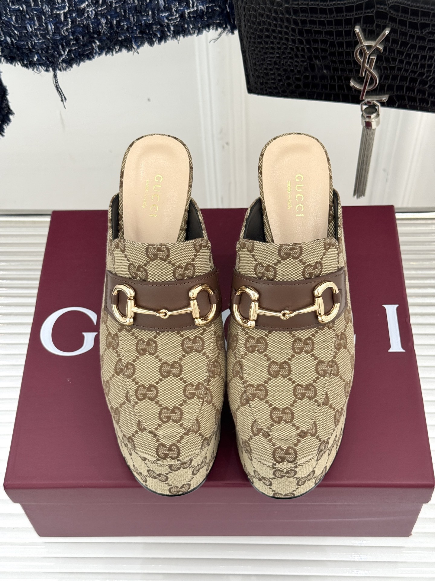 Gucci/古驰25WF新品防水台马衔扣高跟拖鞋承袭品牌马术本源的传奇印记标志性马衔扣以浅金色调闪耀鞋面