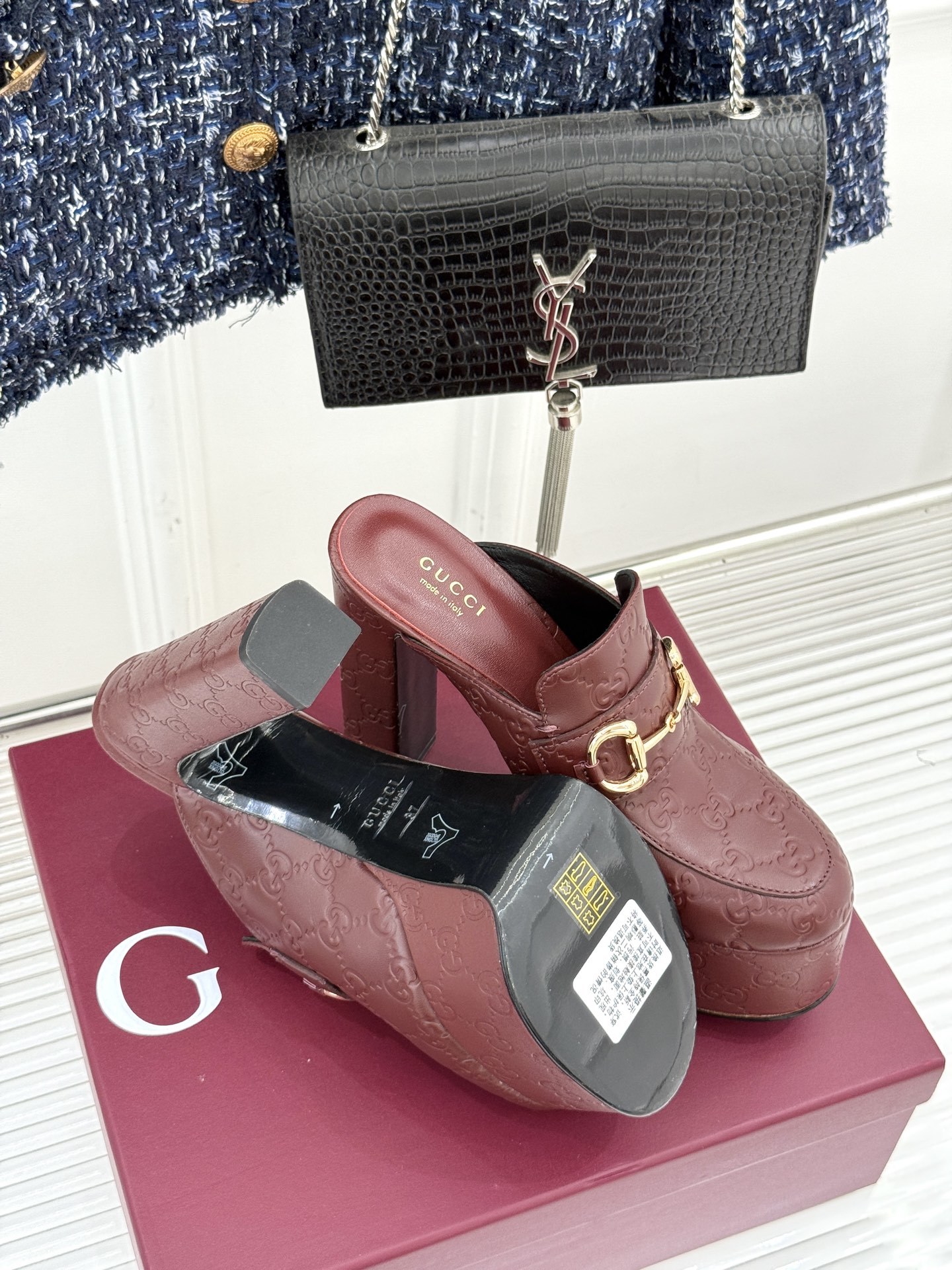 Gucci/古驰25WF新品防水台马衔扣高跟拖鞋承袭品牌马术本源的传奇印记标志性马衔扣以浅金色调闪耀鞋面
