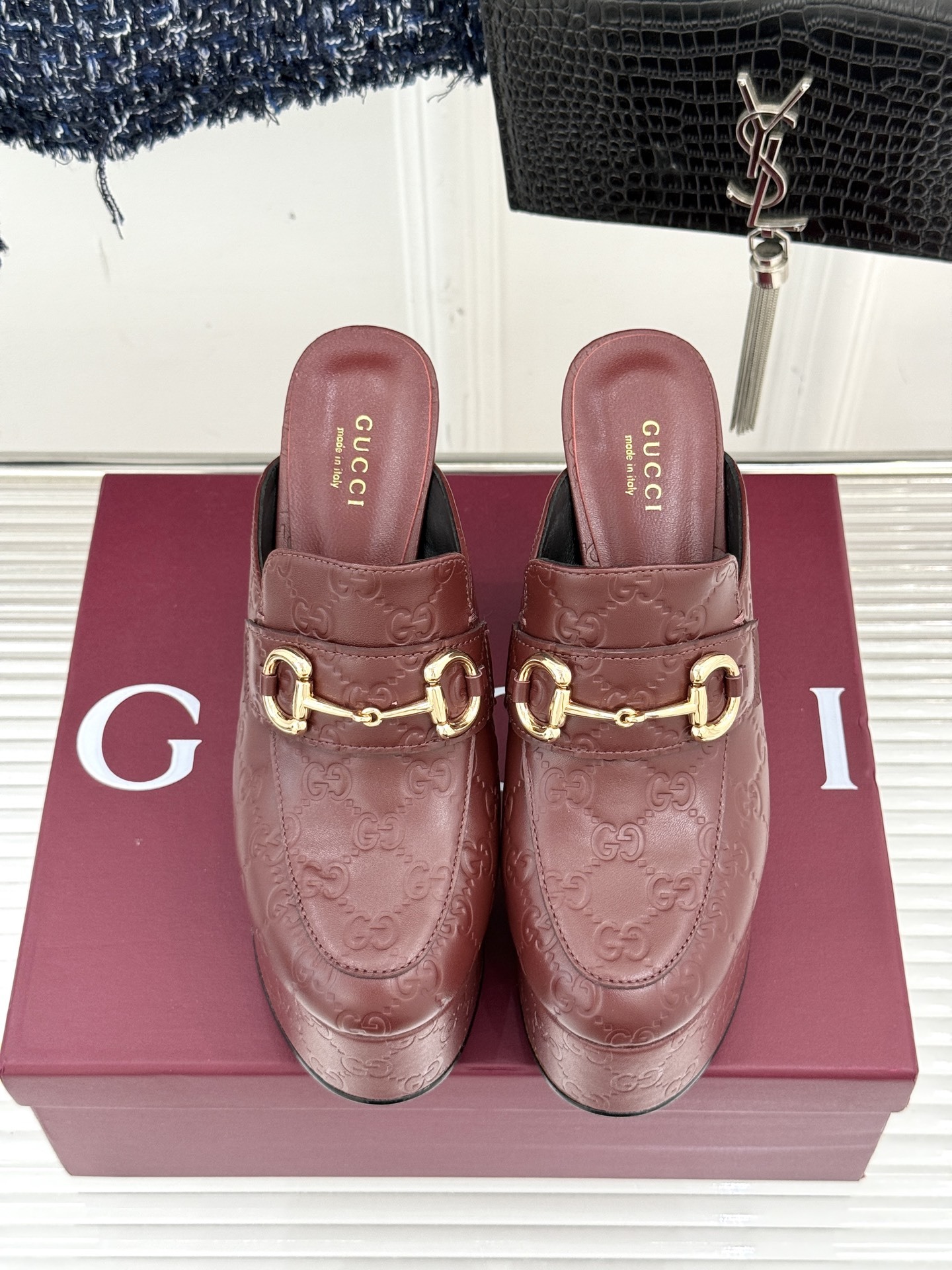 Gucci/古驰25WF新品防水台马衔扣高跟拖鞋承袭品牌马术本源的传奇印记标志性马衔扣以浅金色调闪耀鞋面