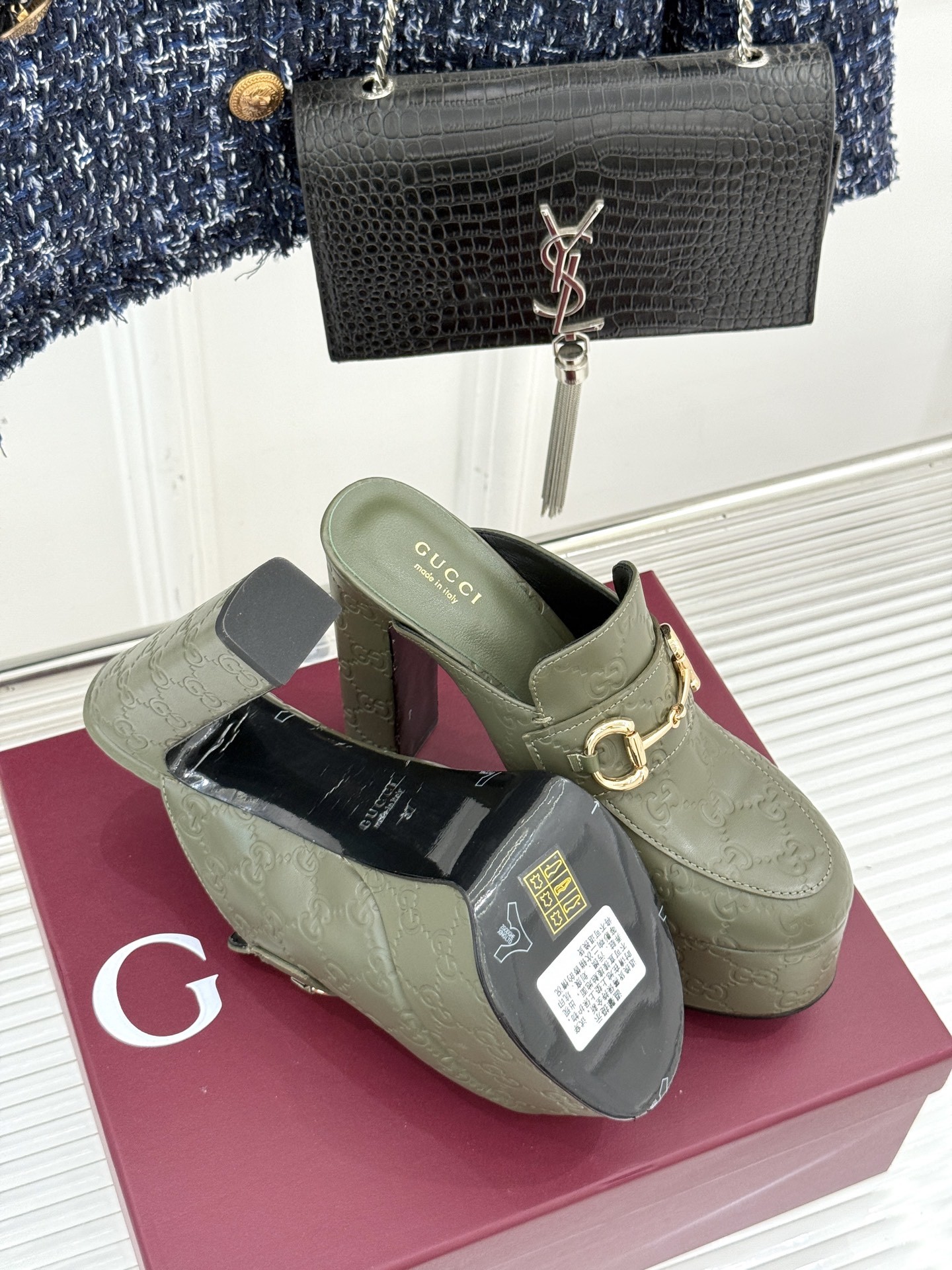 Gucci/古驰25WF新品防水台马衔扣高跟拖鞋承袭品牌马术本源的传奇印记标志性马衔扣以浅金色调闪耀鞋面