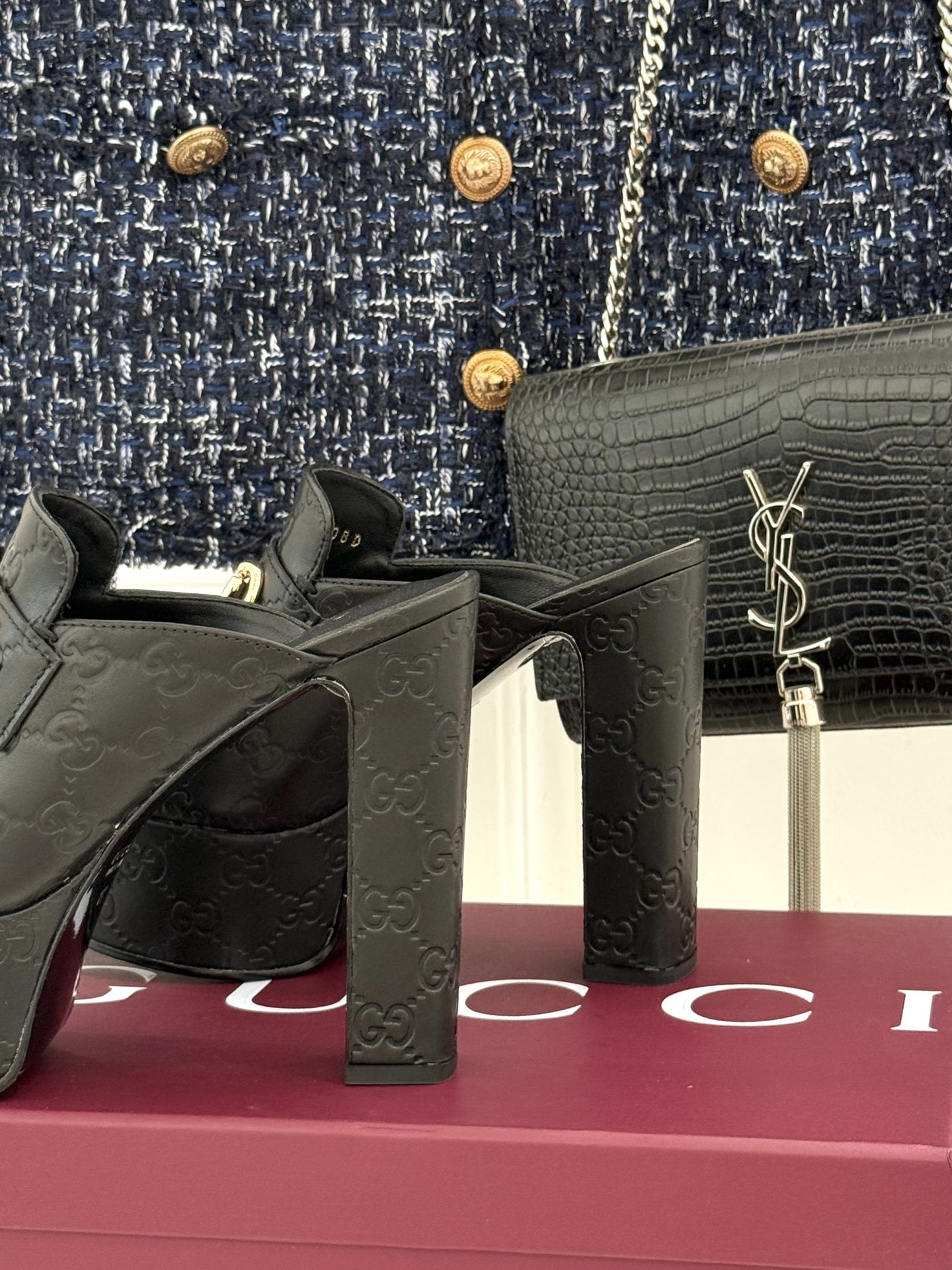 Gucci/古驰25WF新品防水台马衔扣高跟拖鞋承袭品牌马术本源的传奇印记标志性马衔扣以浅金色调闪耀鞋面