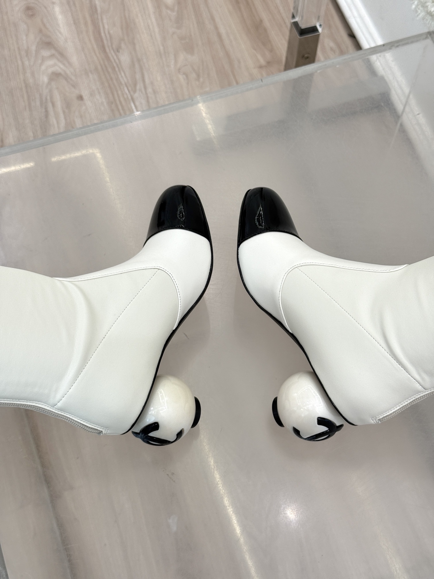 CHANE*|小香25A秋冬新品双C巨型珍珠跟走秀弹力靴在米兰时尚的T台上 亮相便艳惊四座成功晋升为潮流