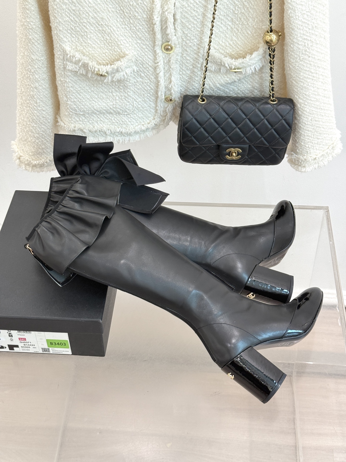 顶版CHANE*｜小香25A秋冬新品蝴蝶结弹力靴当经典香家美学与潮流鞋履设计碰撞这双褶皱靴口蝴蝶结弹力靴