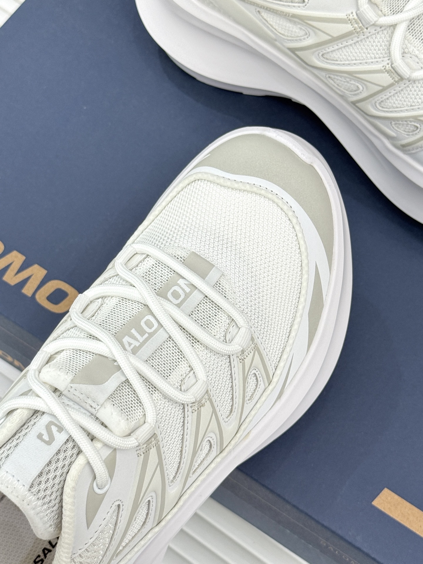 COMME des GARÇONS x SALOMON XT-6 萨洛蒙联名厚底运动鞋当先锋解构美学撞上