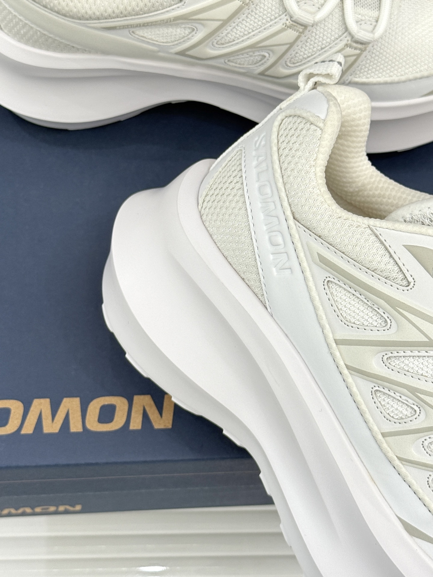 COMME des GARÇONS x SALOMON XT-6 萨洛蒙联名厚底运动鞋当先锋解构美学撞上