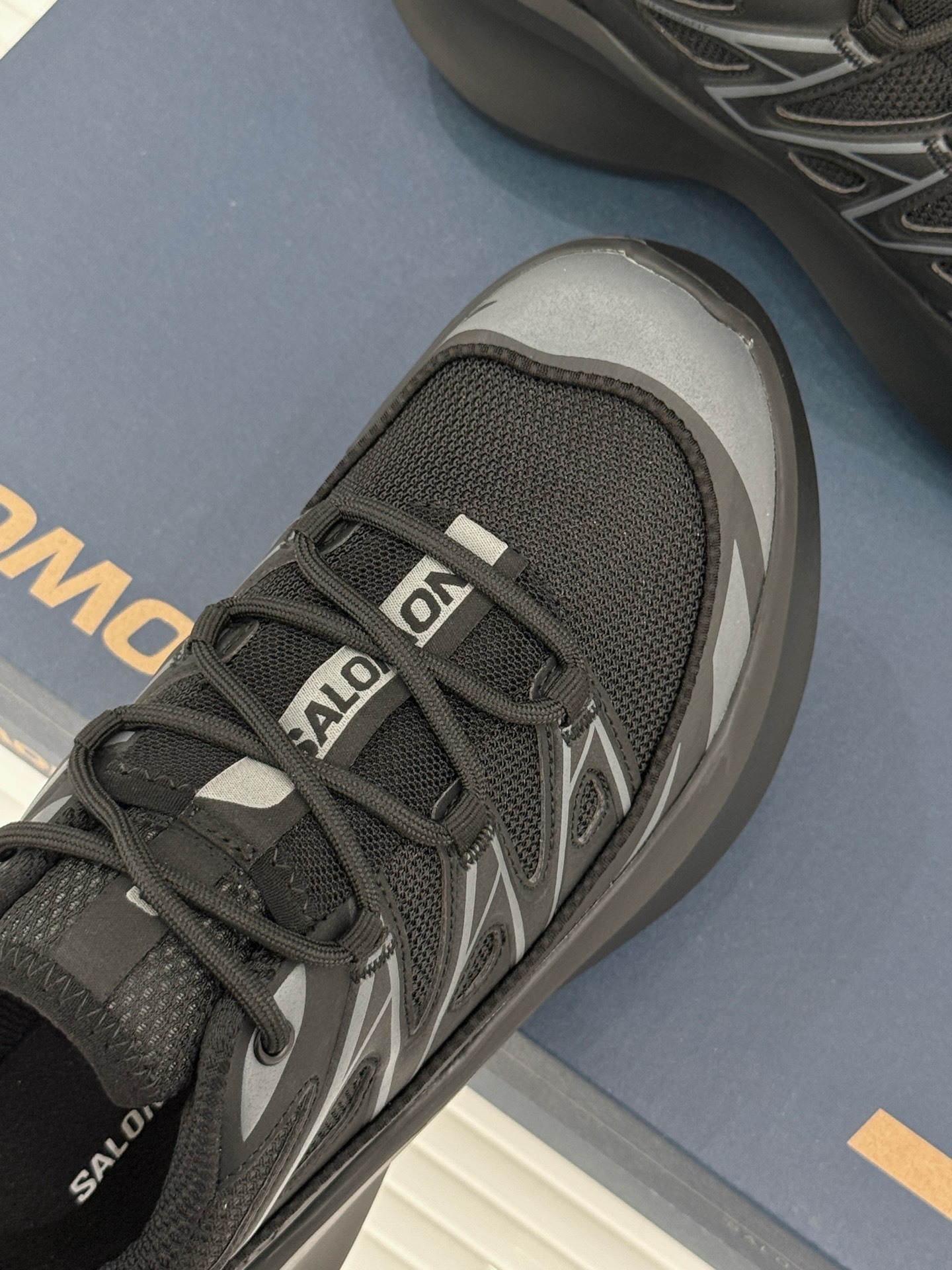 COMME des GARÇONS x SALOMON XT-6 萨洛蒙联名厚底运动鞋当先锋解构美学撞上