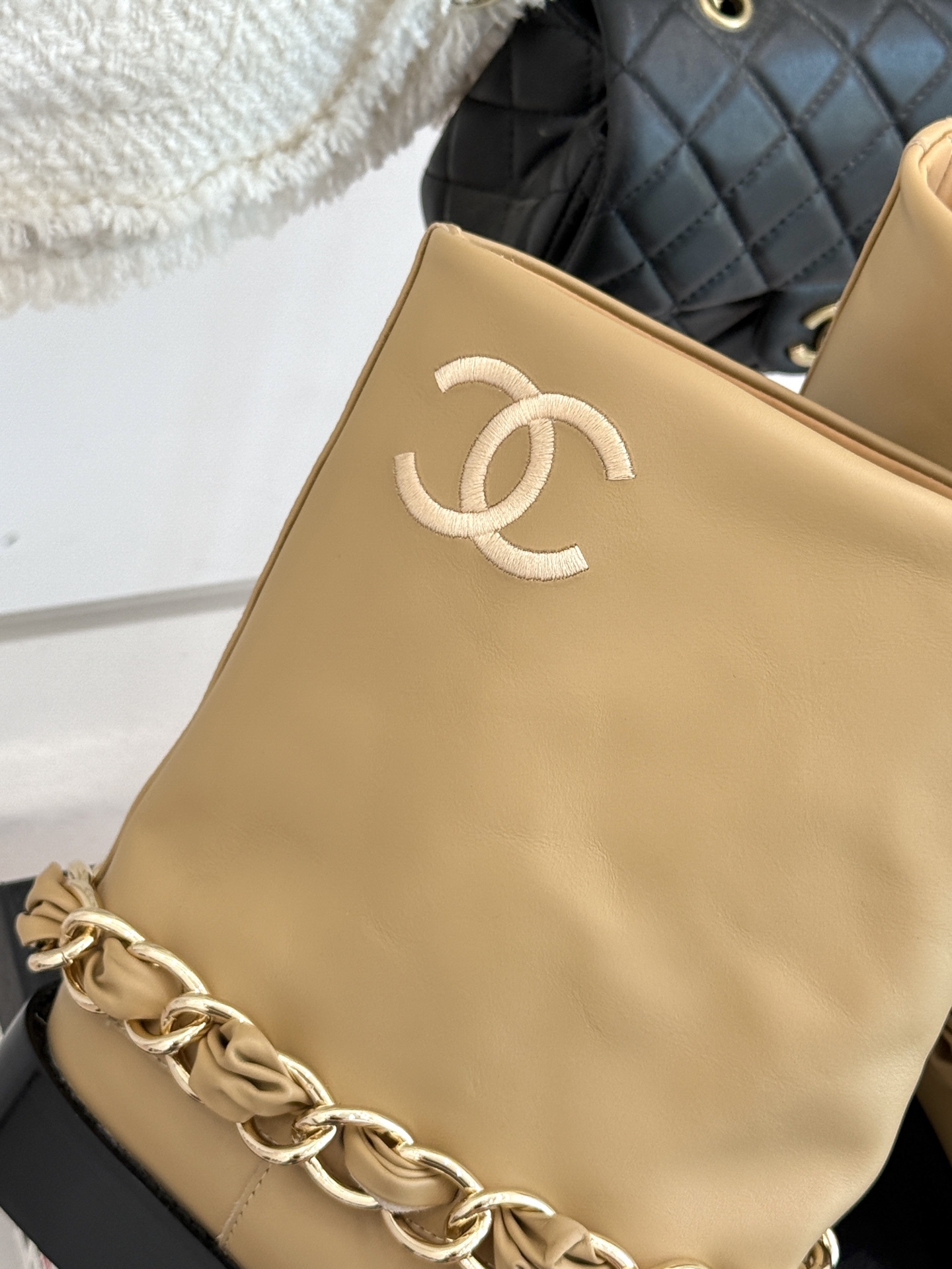 CHANE*|小香25k秋冬新品大链条拼色粗跟裤管靴标志性的大链条设计,把经典玩出花!粗旷却不失精致的金