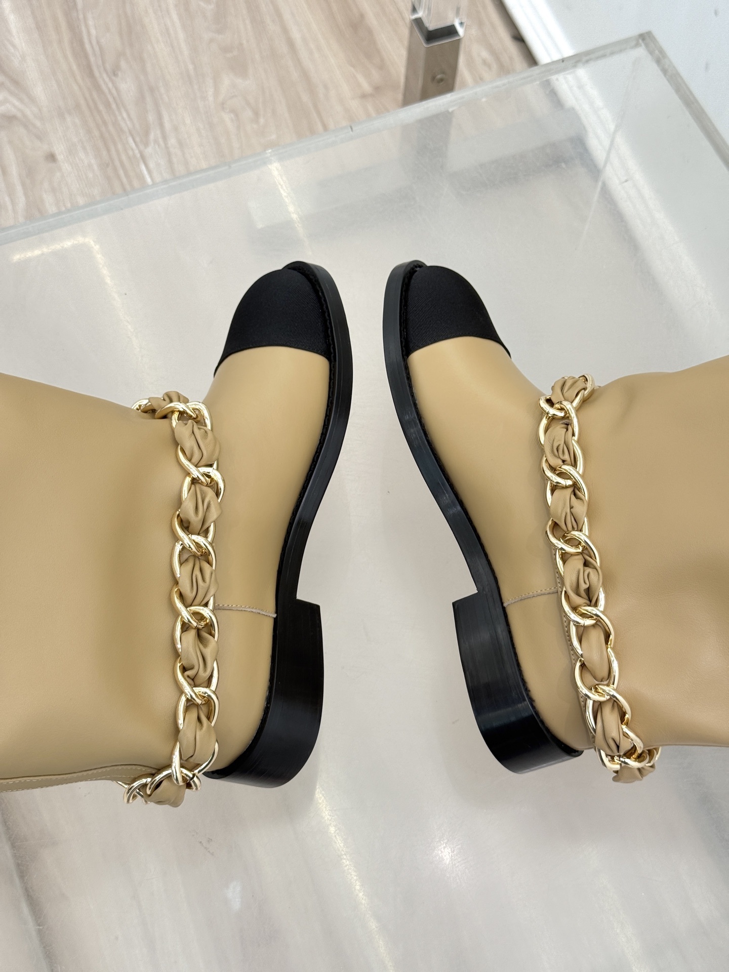 CHANE*|小香25k秋冬新品大链条拼色粗跟裤管靴标志性的大链条设计,把经典玩出花!粗旷却不失精致的金