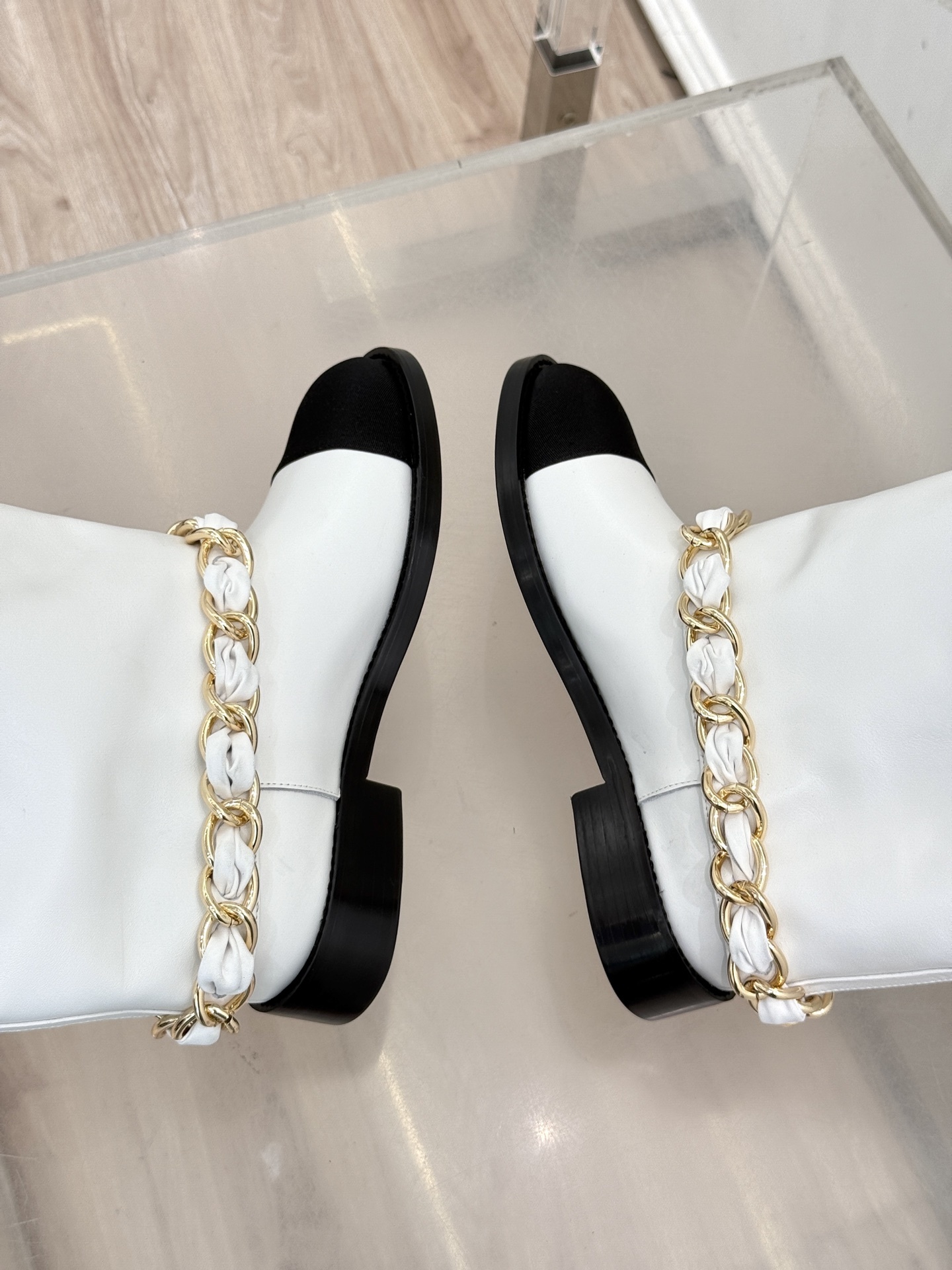 CHANE*|小香25k秋冬新品大链条拼色粗跟裤管靴标志性的大链条设计,把经典玩出花!粗旷却不失精致的金