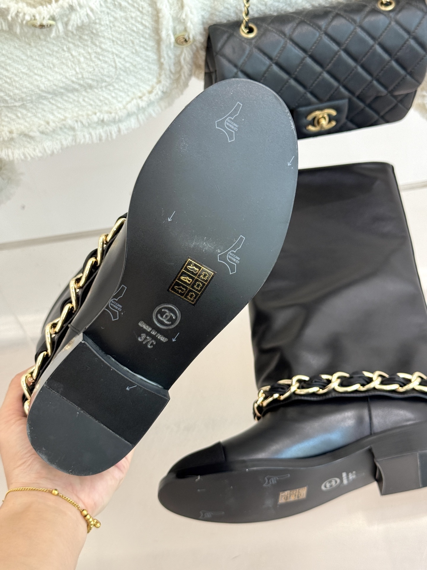CHANE*|小香25k秋冬新品大链条拼色粗跟裤管靴标志性的大链条设计,把经典玩出花!粗旷却不失精致的金