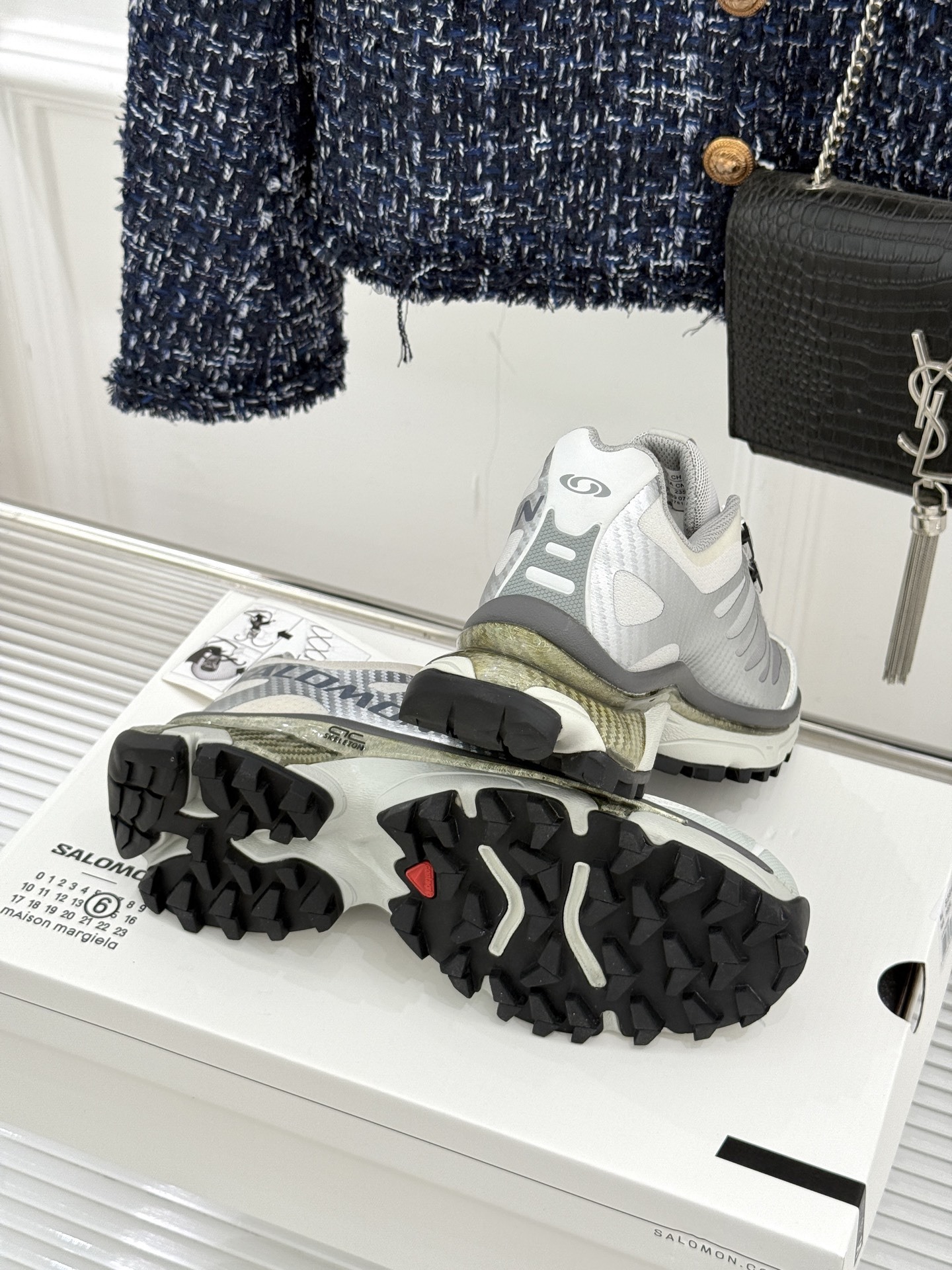 SALOMON x MM6 XT-4 mule情侣款机能休闲运动鞋自从入手它 我鞋柜里其他鞋都失宠了。这