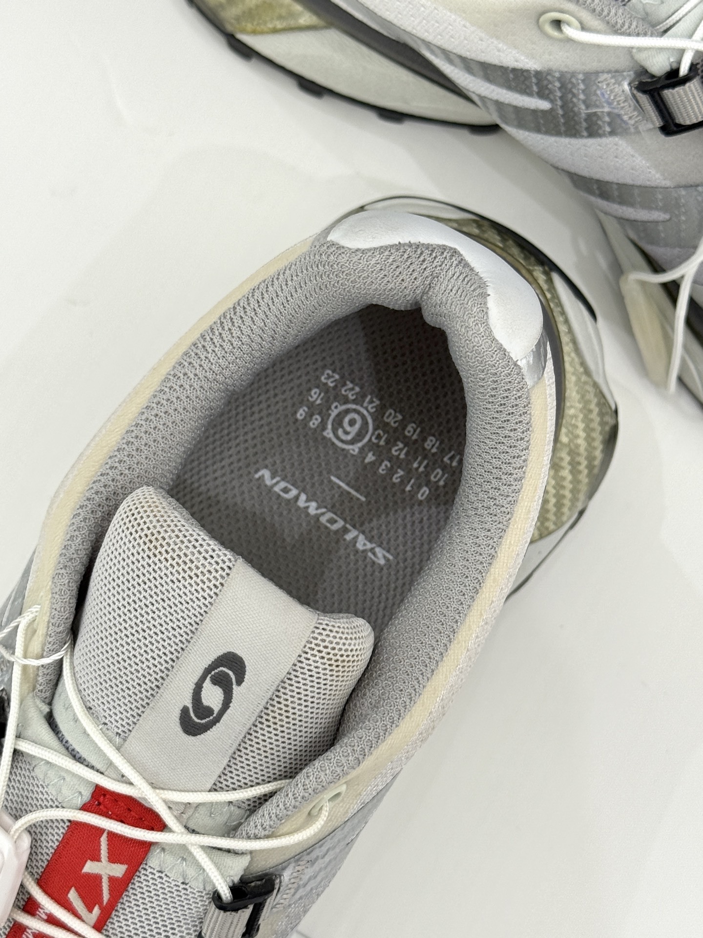 SALOMON x MM6 XT-4 mule情侣款机能休闲运动鞋自从入手它 我鞋柜里其他鞋都失宠了。这