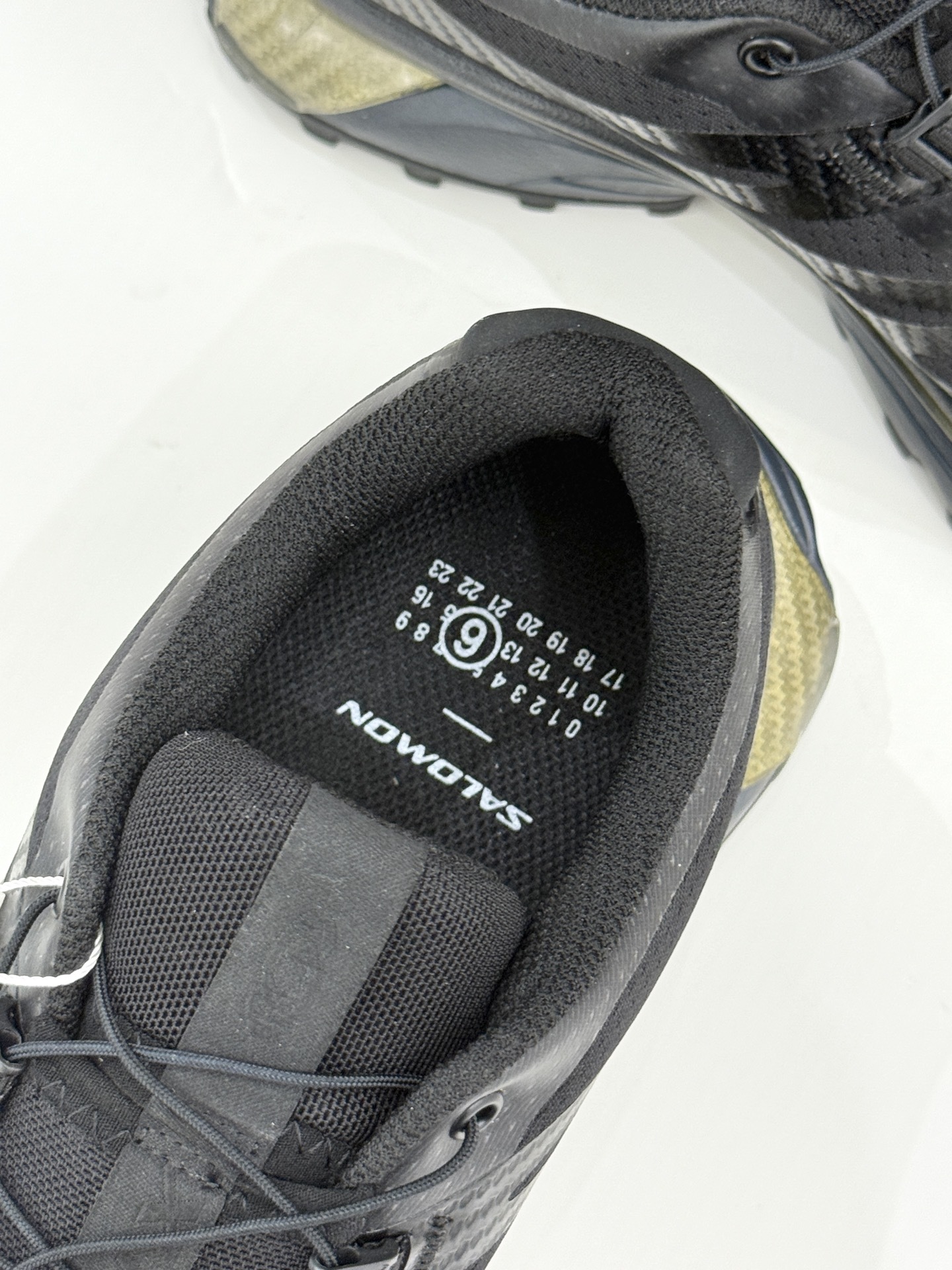 SALOMON x MM6 XT-4 mule情侣款机能休闲运动鞋自从入手它 我鞋柜里其他鞋都失宠了。这