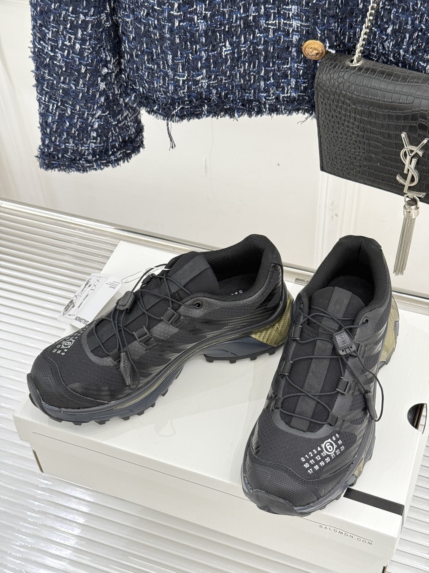 SALOMON x MM6 XT-4 mule情侣款机能休闲运动鞋自从入手它 我鞋柜里其他鞋都失宠了。这