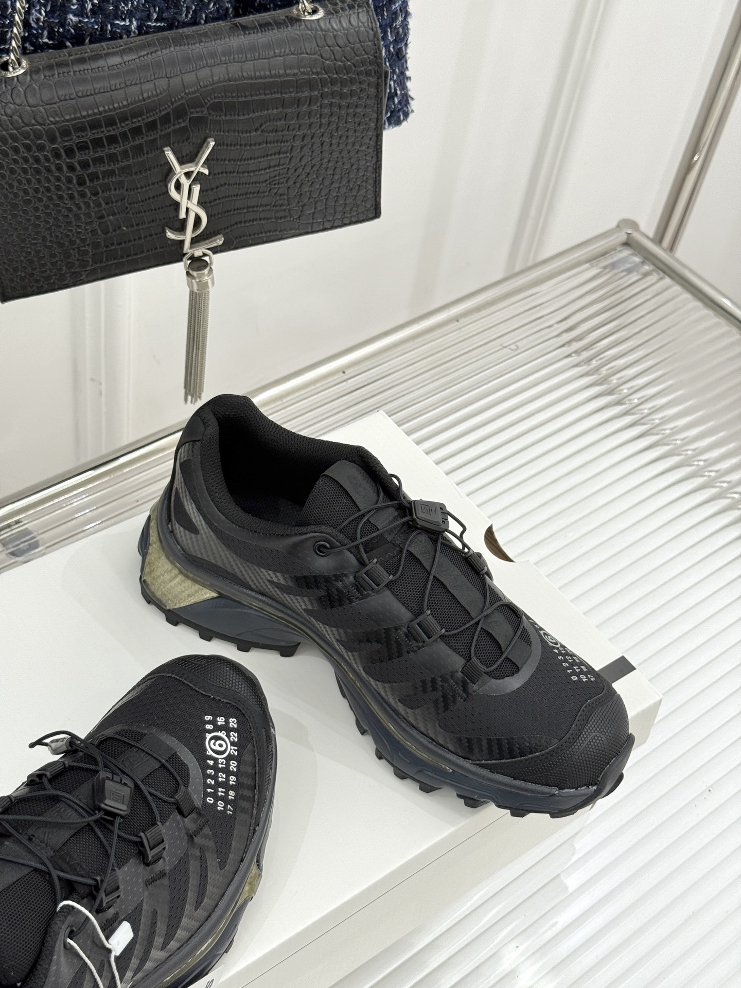 SALOMON x MM6 XT-4 mule情侣款机能休闲运动鞋自从入手它 我鞋柜里其他鞋都失宠了。这