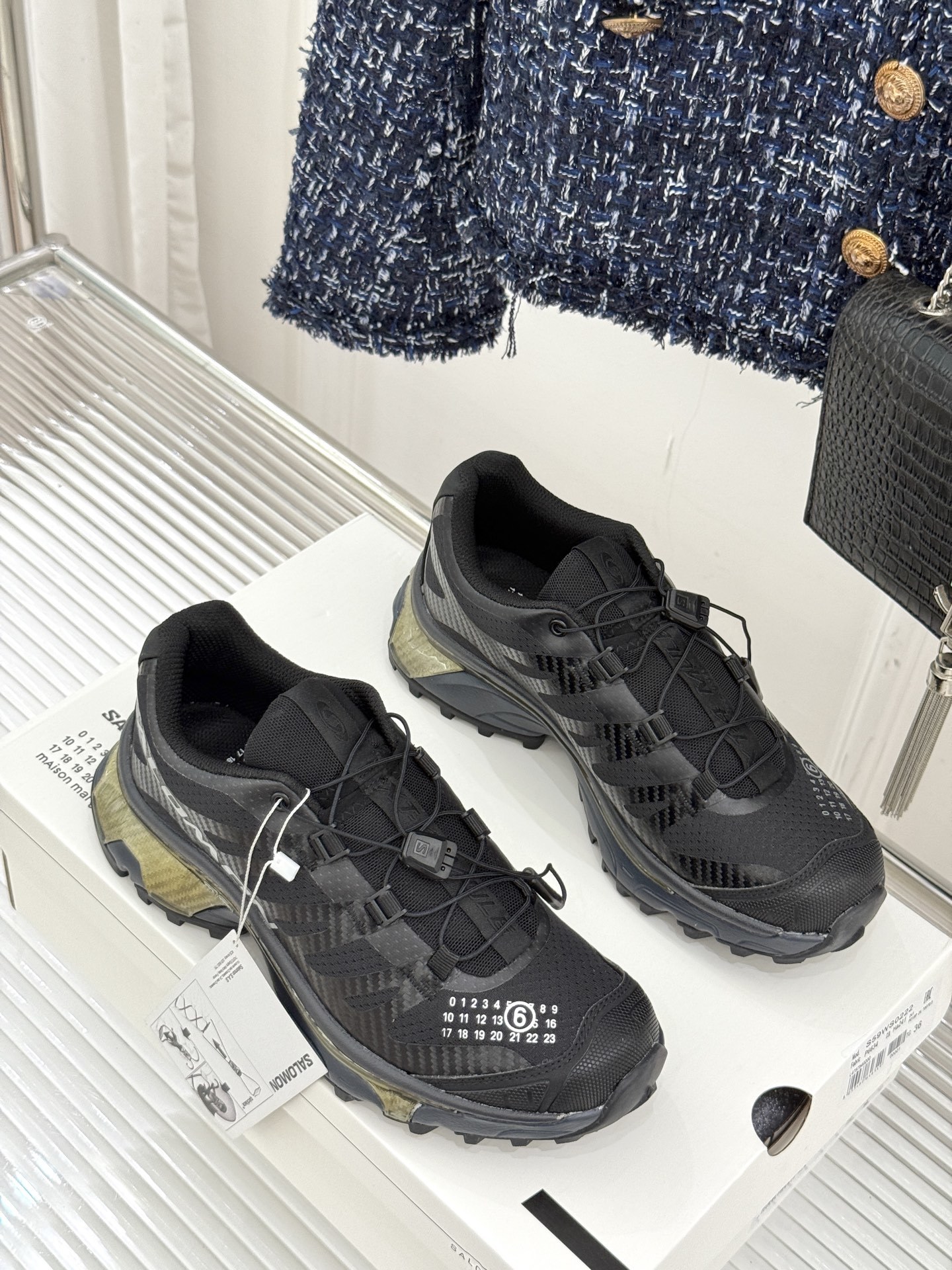 SALOMON x MM6 XT-4 mule情侣款机能休闲运动鞋自从入手它 我鞋柜里其他鞋都失宠了。这