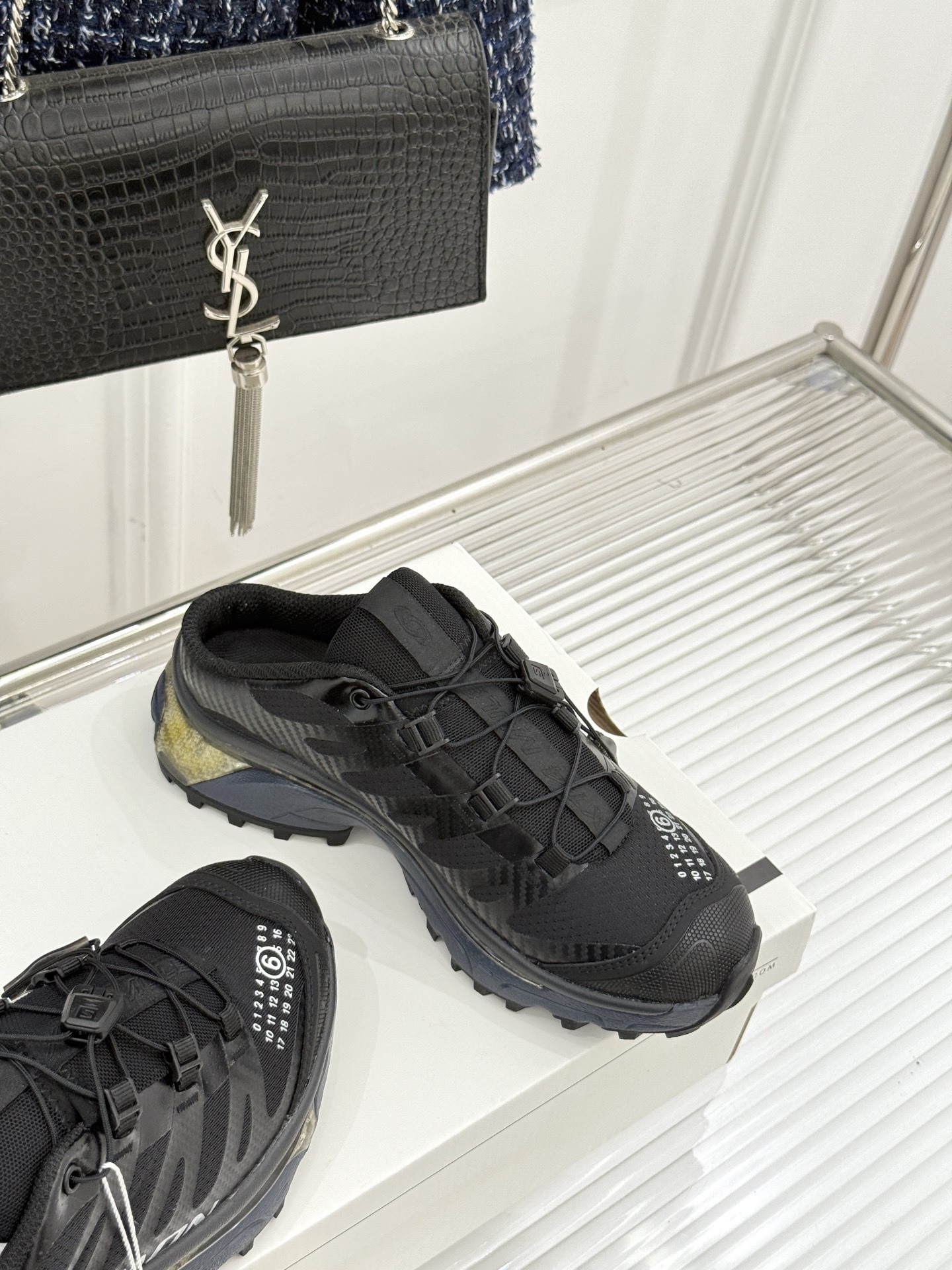 SALOMON x MM6 XT-4 mule情侣款机能休闲运动鞋自从入手它 我鞋柜里其他鞋都失宠了。这