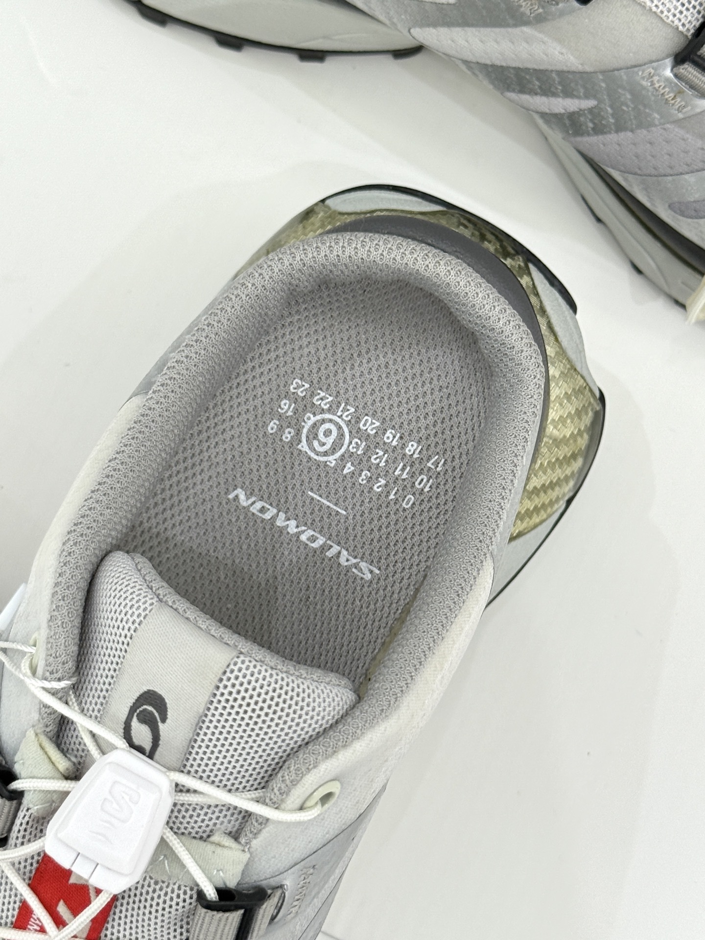 SALOMON x MM6 XT-4 mule情侣款机能休闲运动鞋自从入手它 我鞋柜里其他鞋都失宠了。这